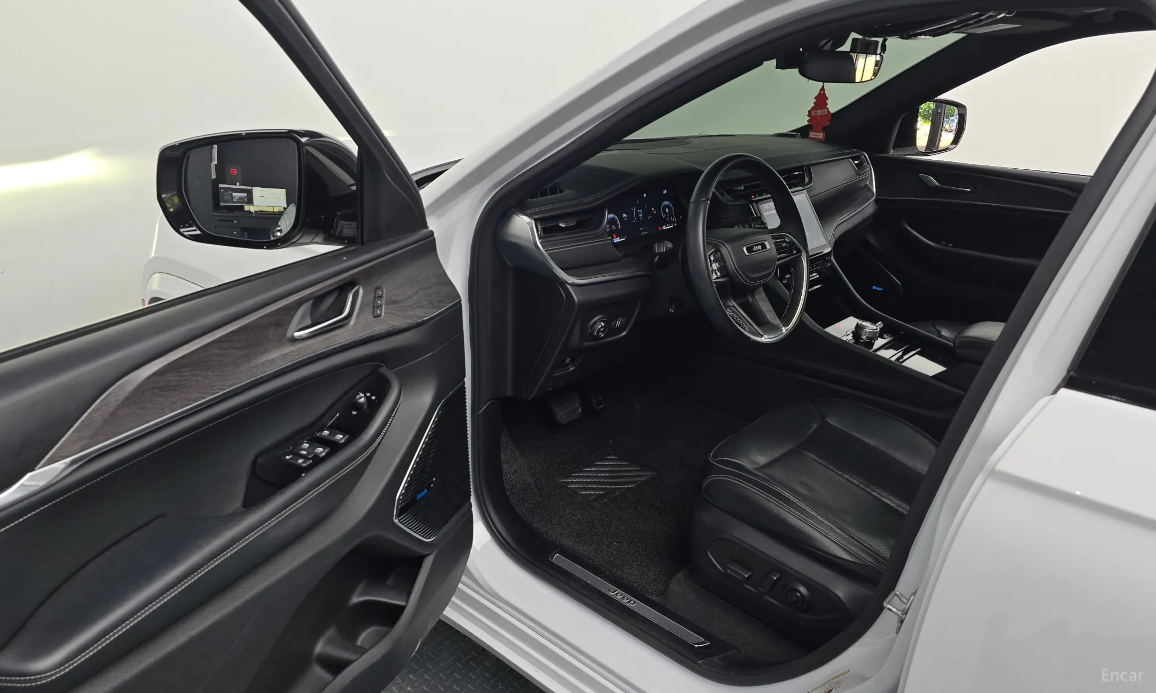 Jeep Grand Cherokee (WL) превью 10