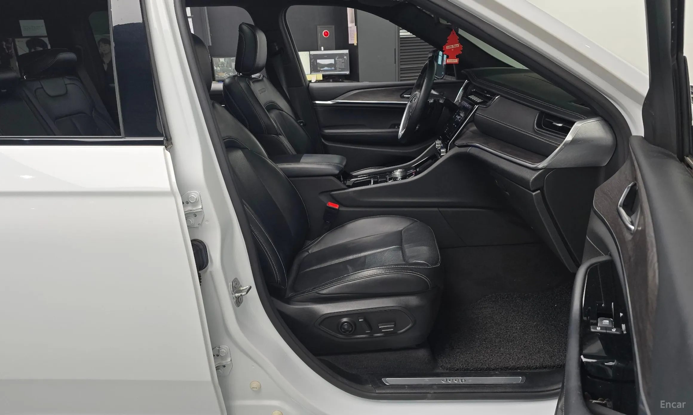 Jeep Grand Cherokee (WL) превью 11