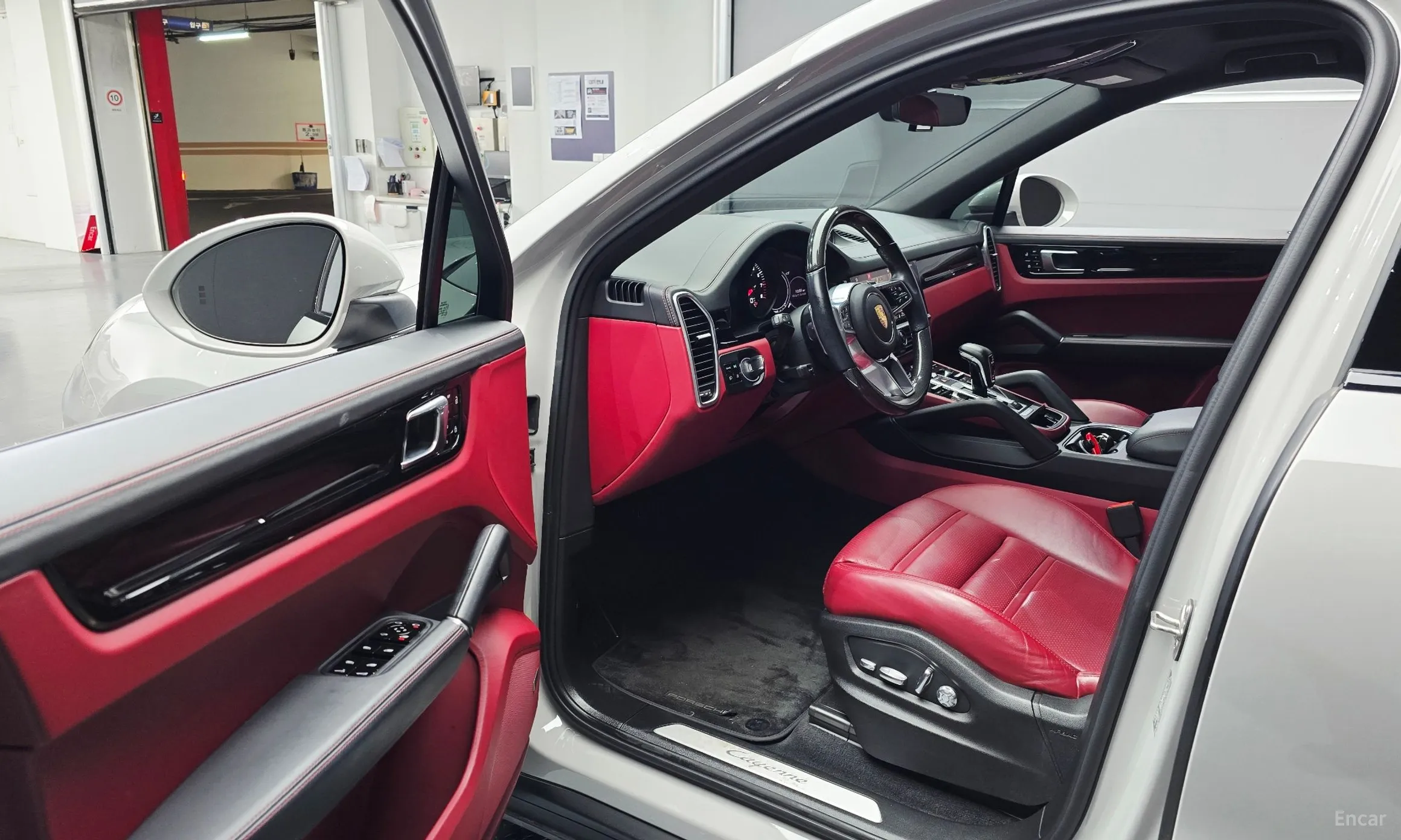 Porsche Cayenne (PO536) превью 10