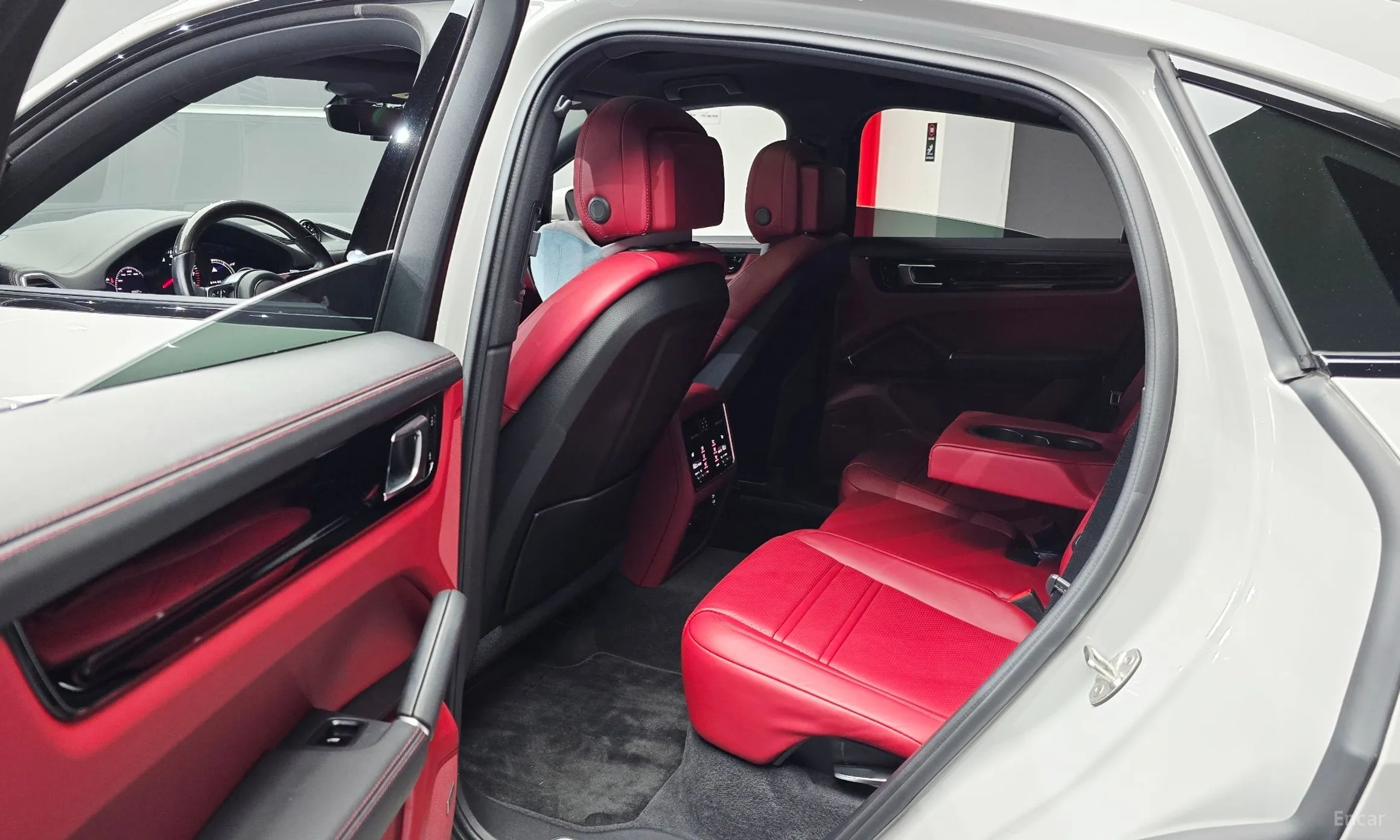 Porsche Cayenne (PO536) превью 11