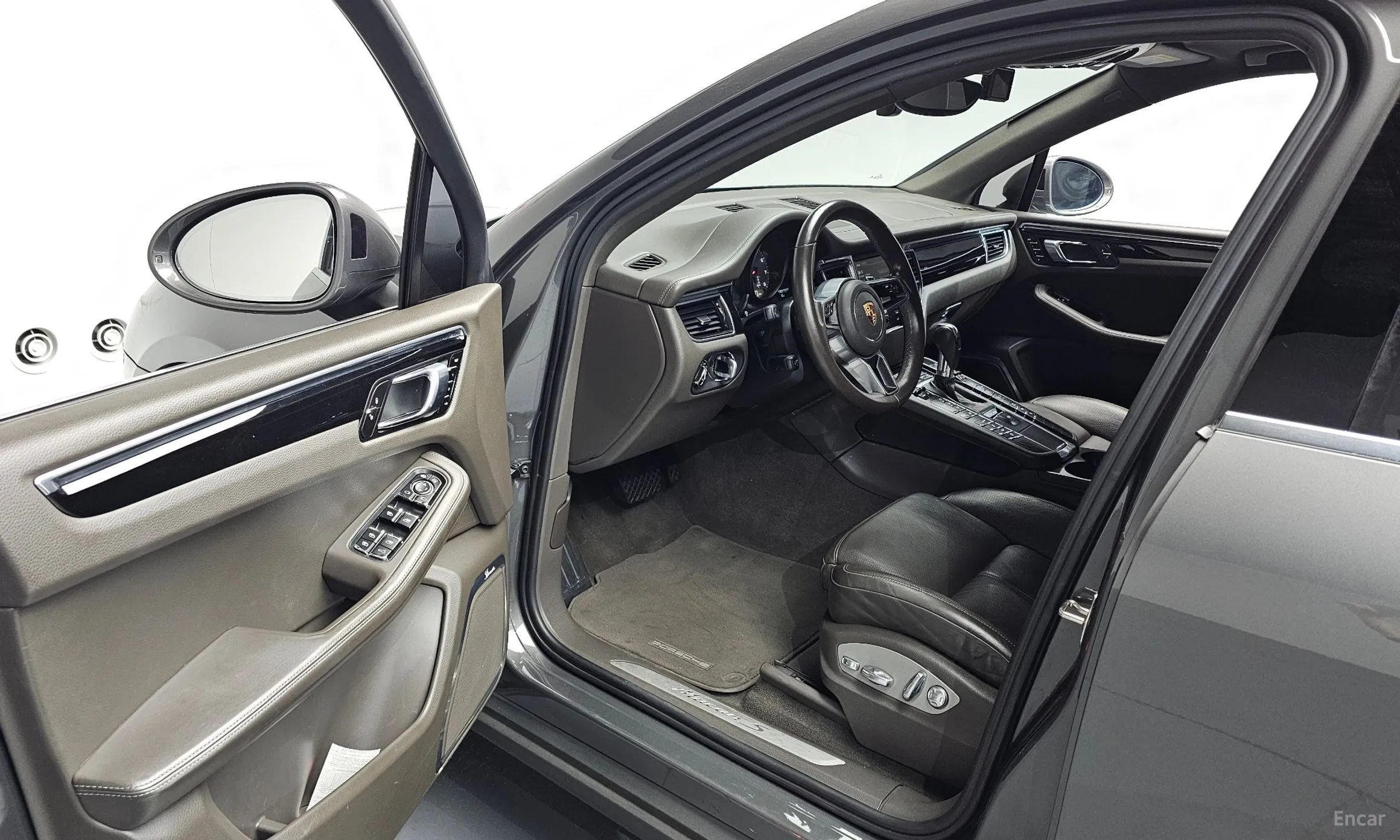 Porsche Macan превью 10