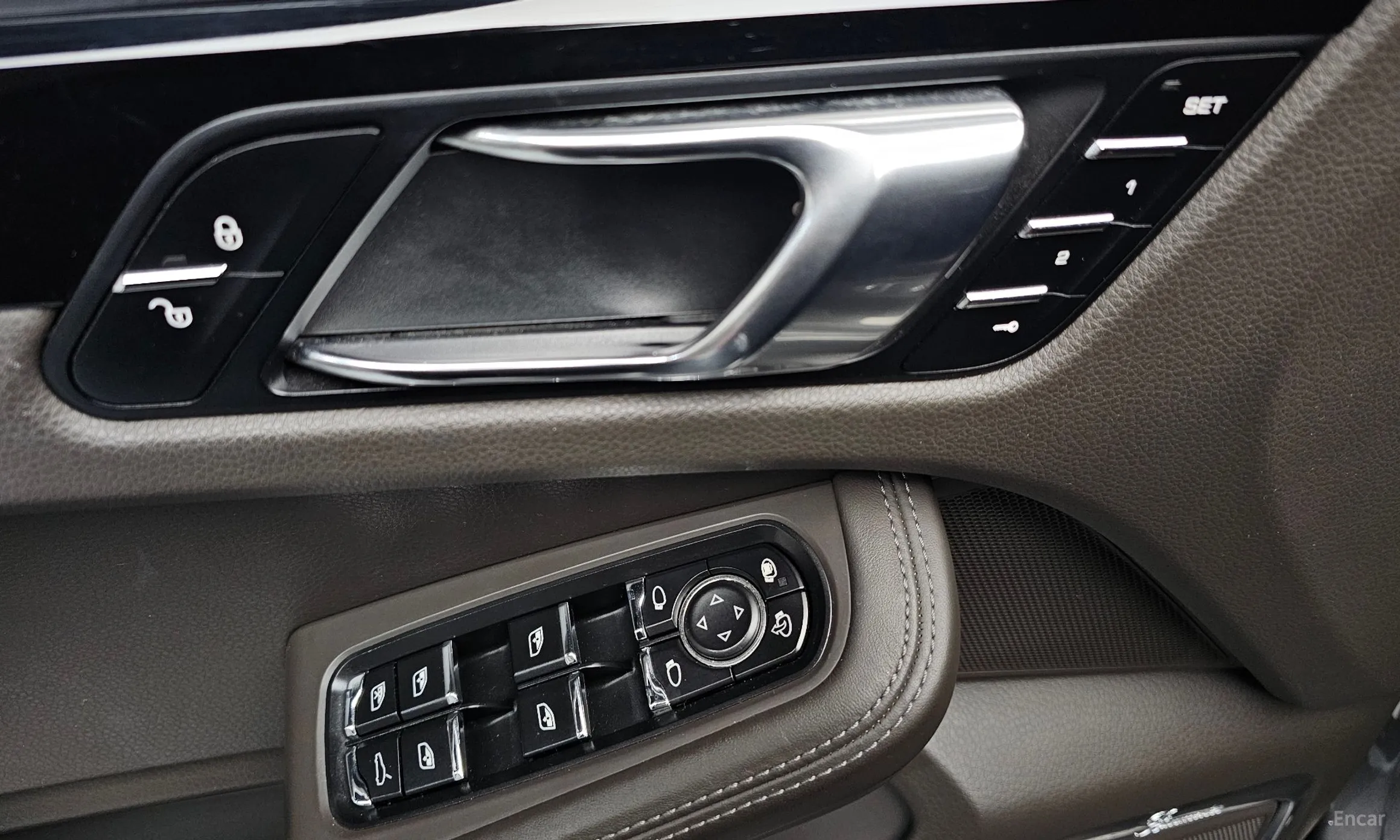 Porsche Macan превью 17