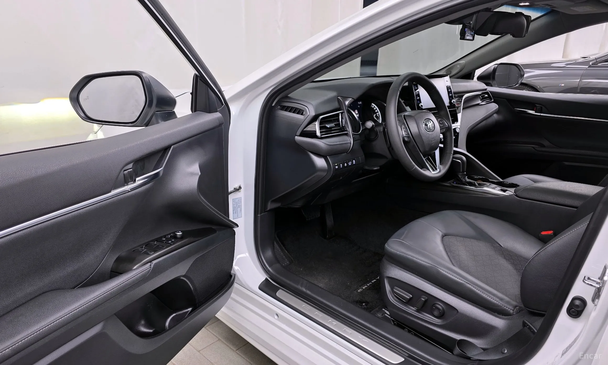 Toyota Camry (XV70) превью 10