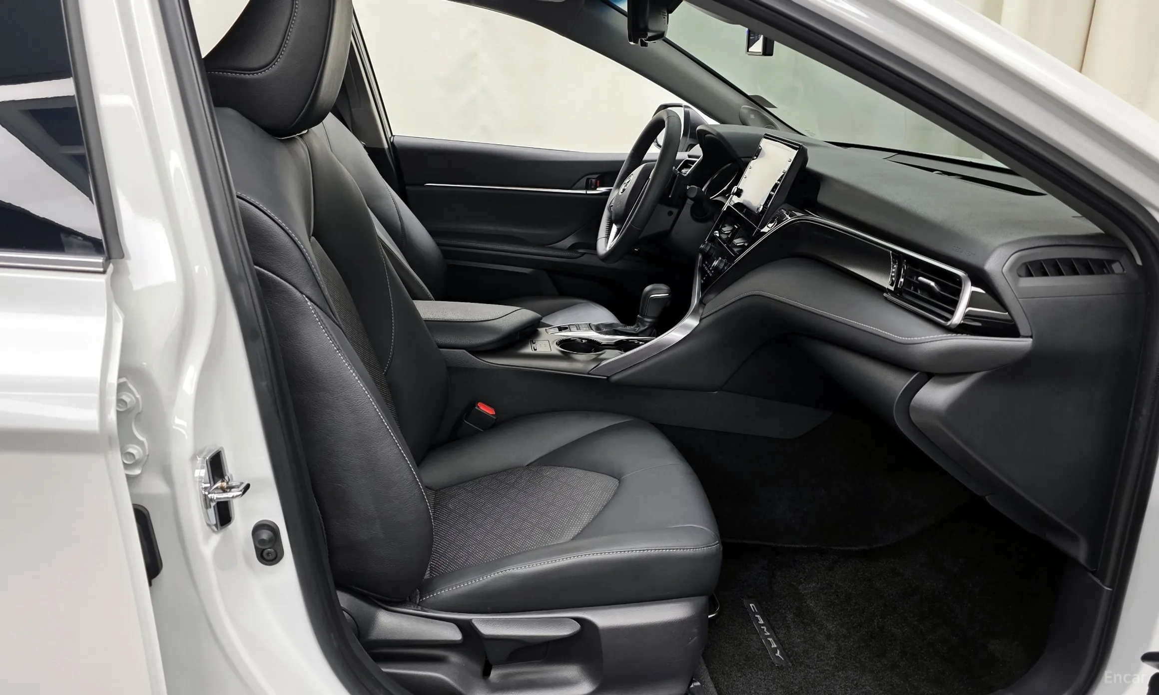 Toyota Camry (XV70) превью 11