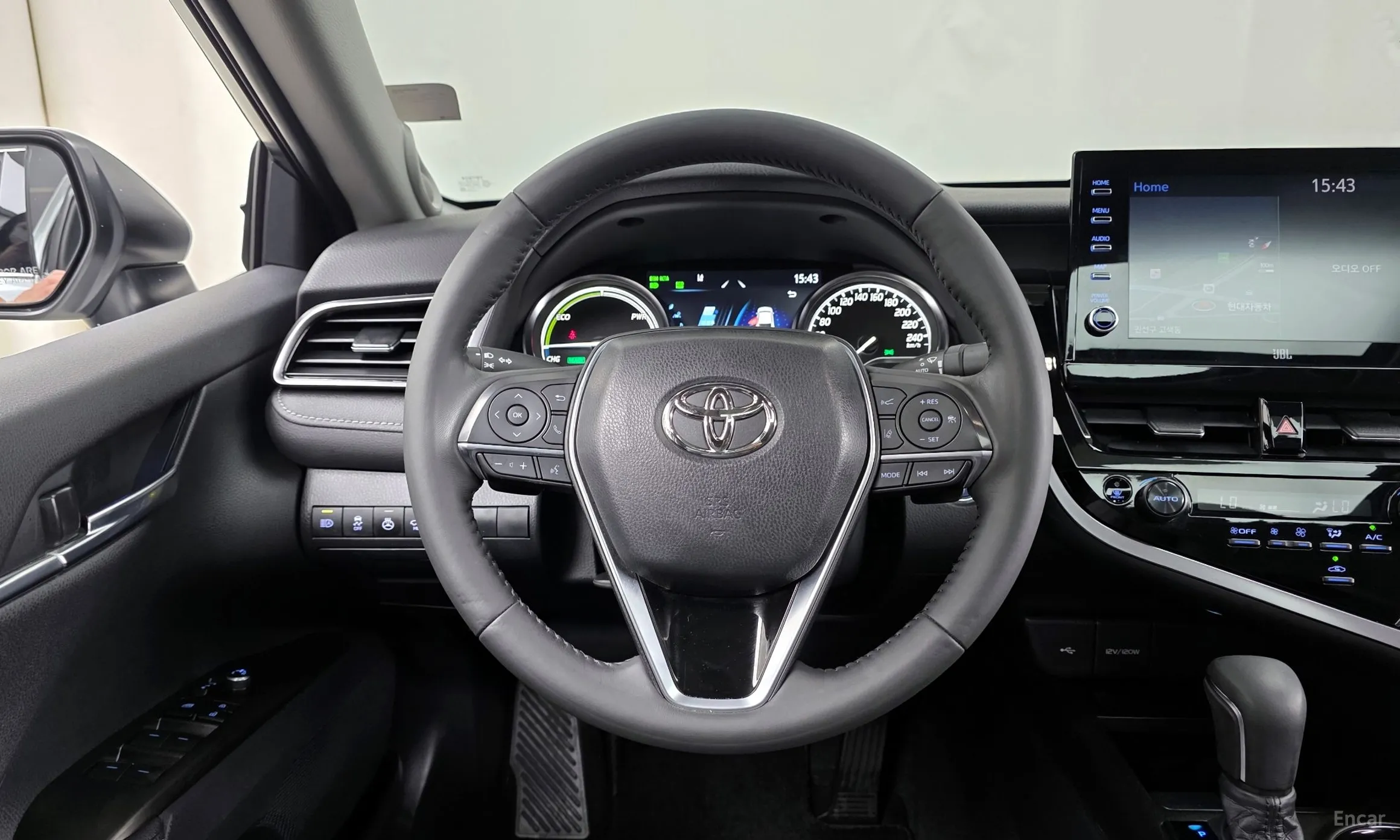 Toyota Camry (XV70) превью 13