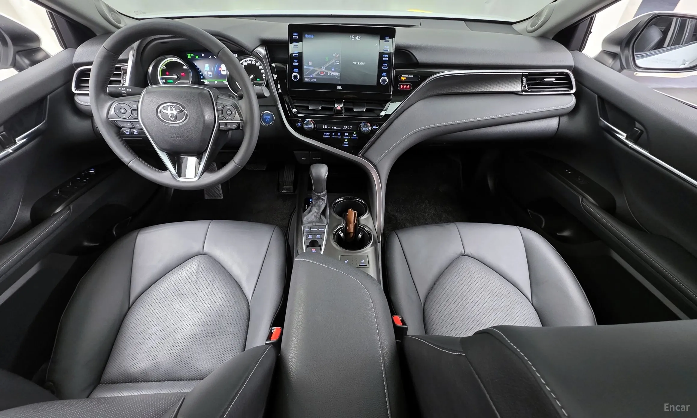 Toyota Camry (XV70) превью 7
