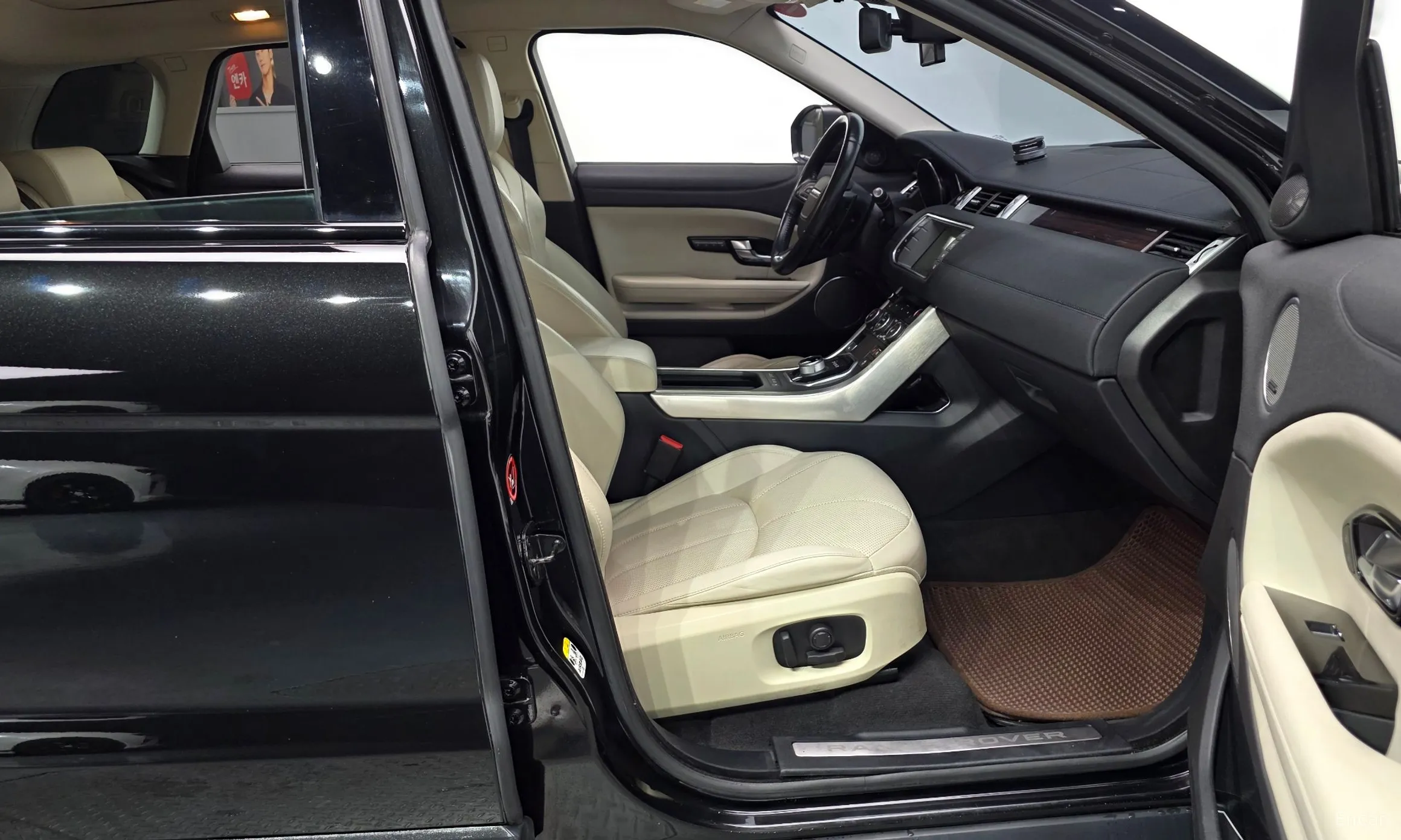 Land Rover Range Rover Evoque превью 10