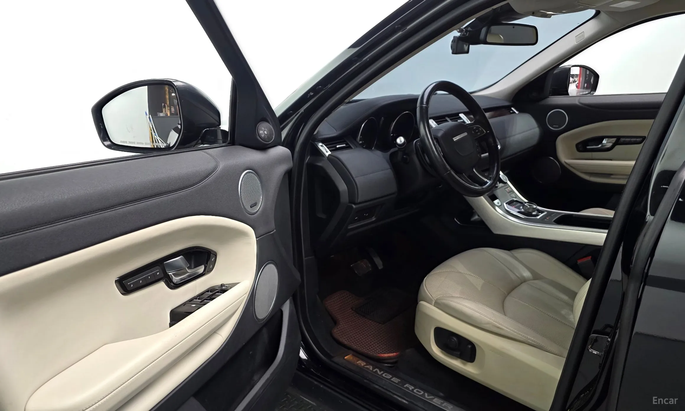 Land Rover Range Rover Evoque превью 12