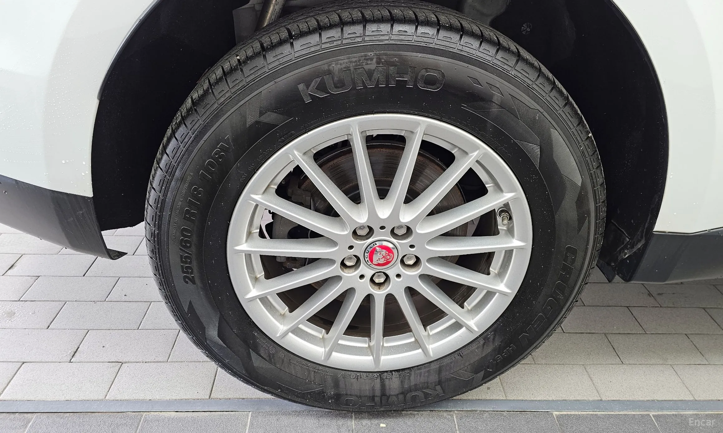 Jaguar F-PACE превью 5