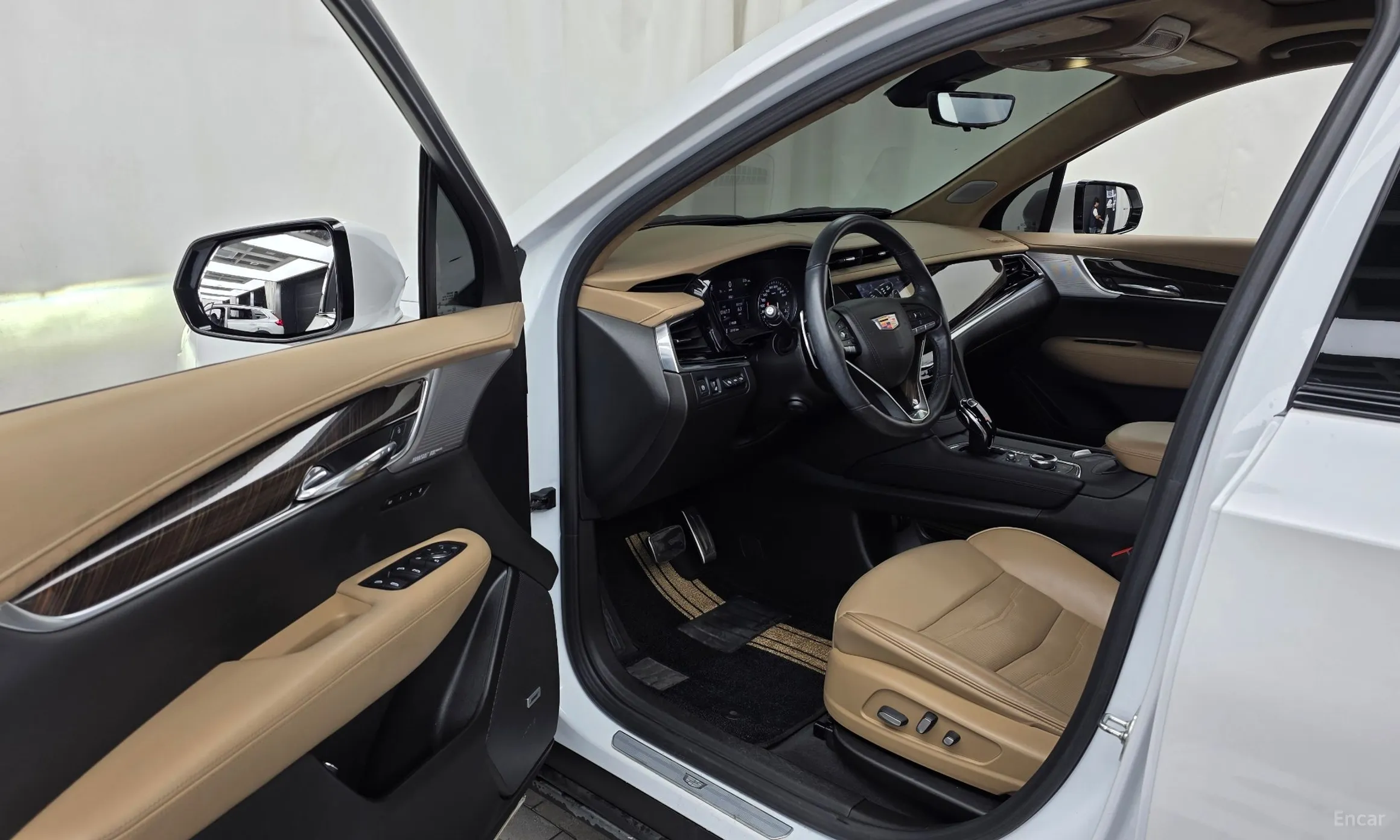 Cadillac XT6 превью 10