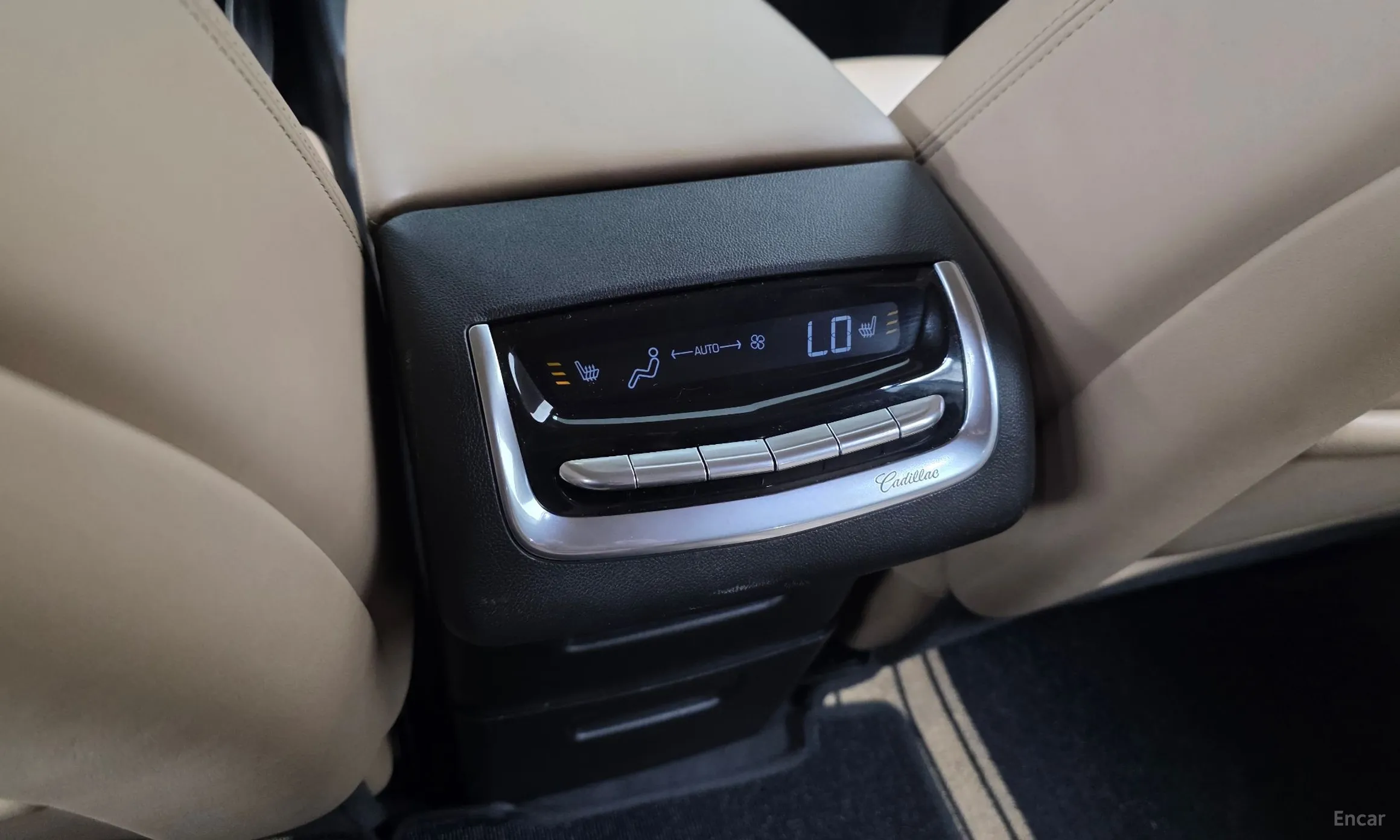 Cadillac XT6 превью 19