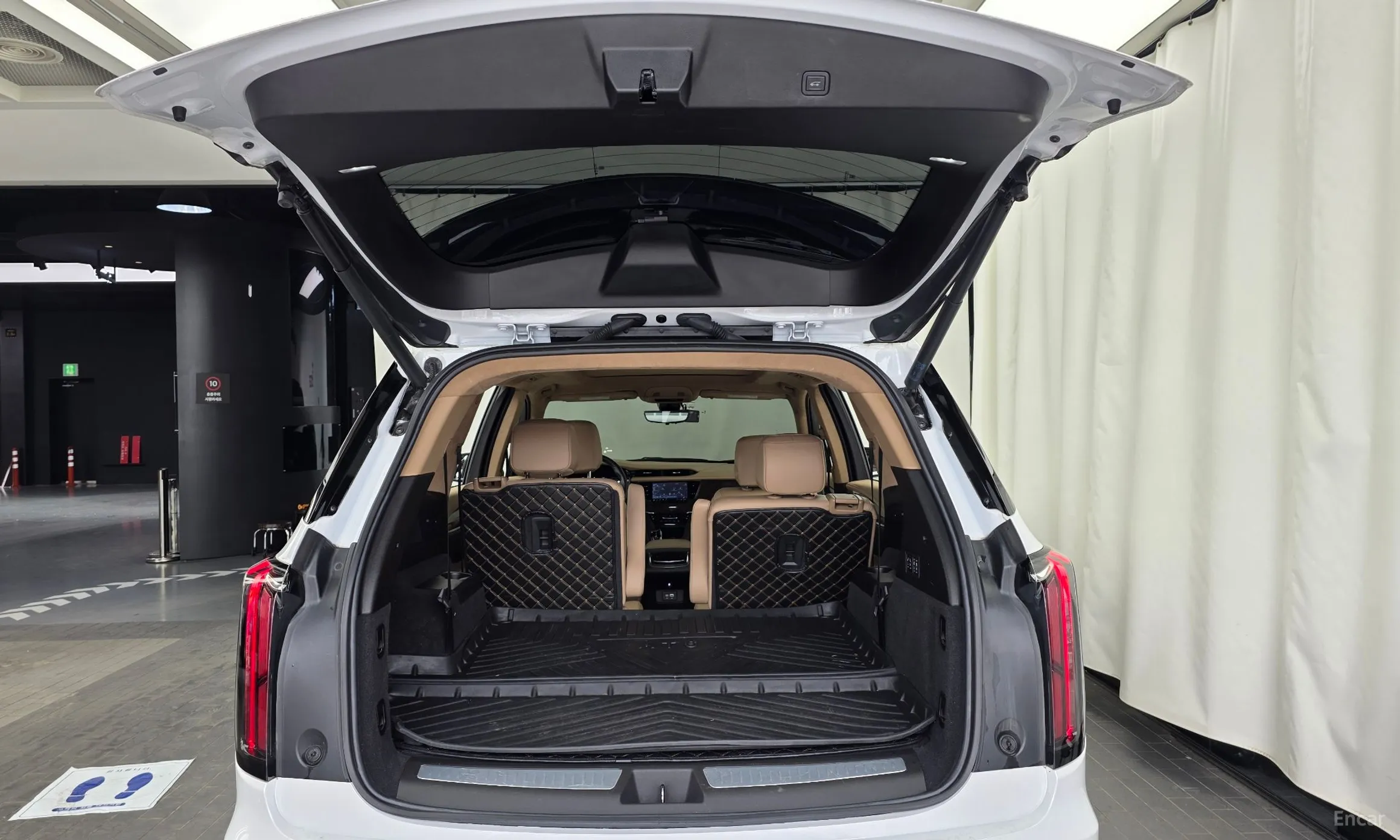 Cadillac XT6 превью 20