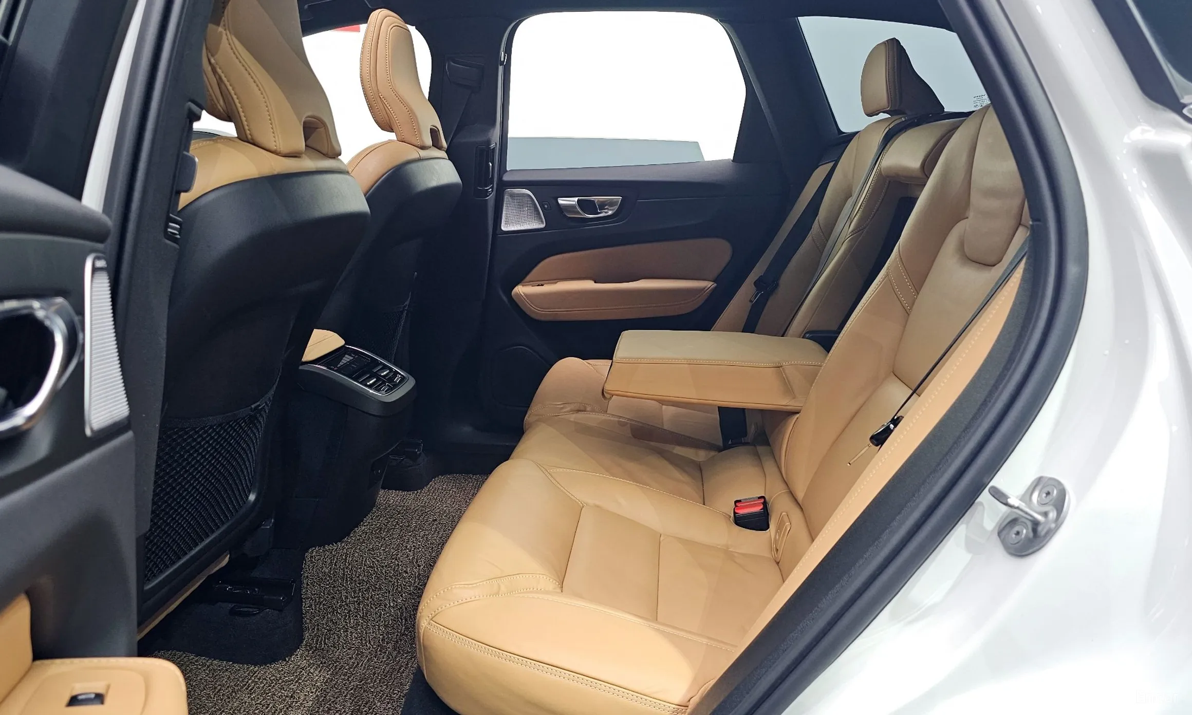 Volvo XC60 Gen 2 превью 12