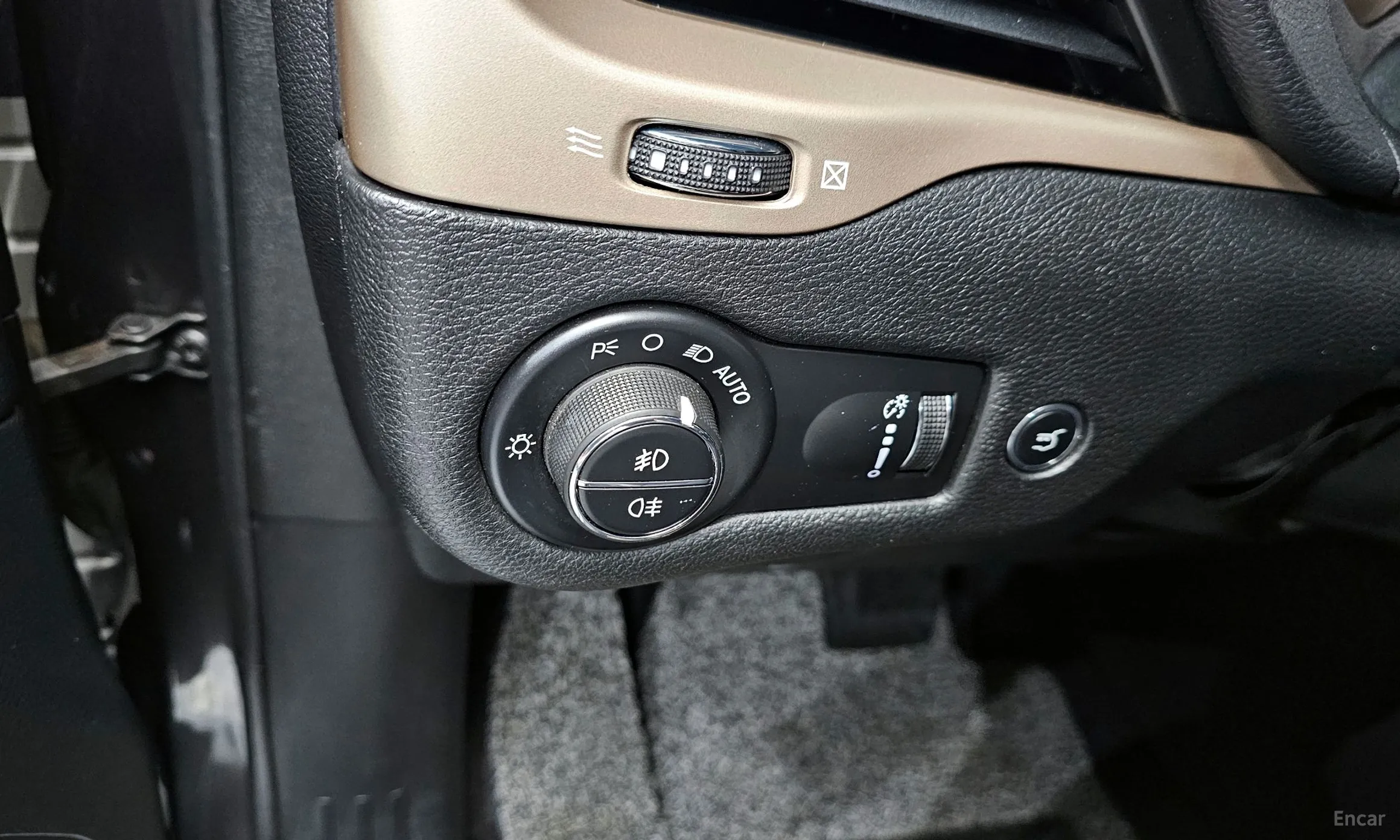 Jeep Cherokee (KL) превью 16