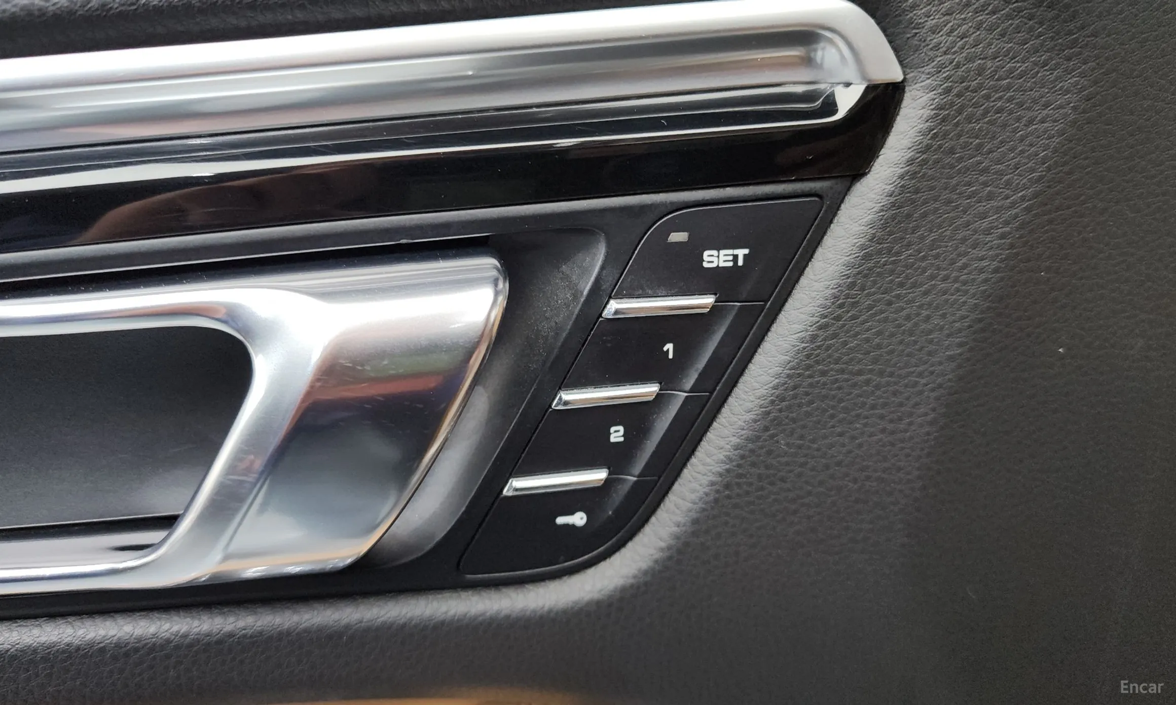 Porsche Macan превью 16
