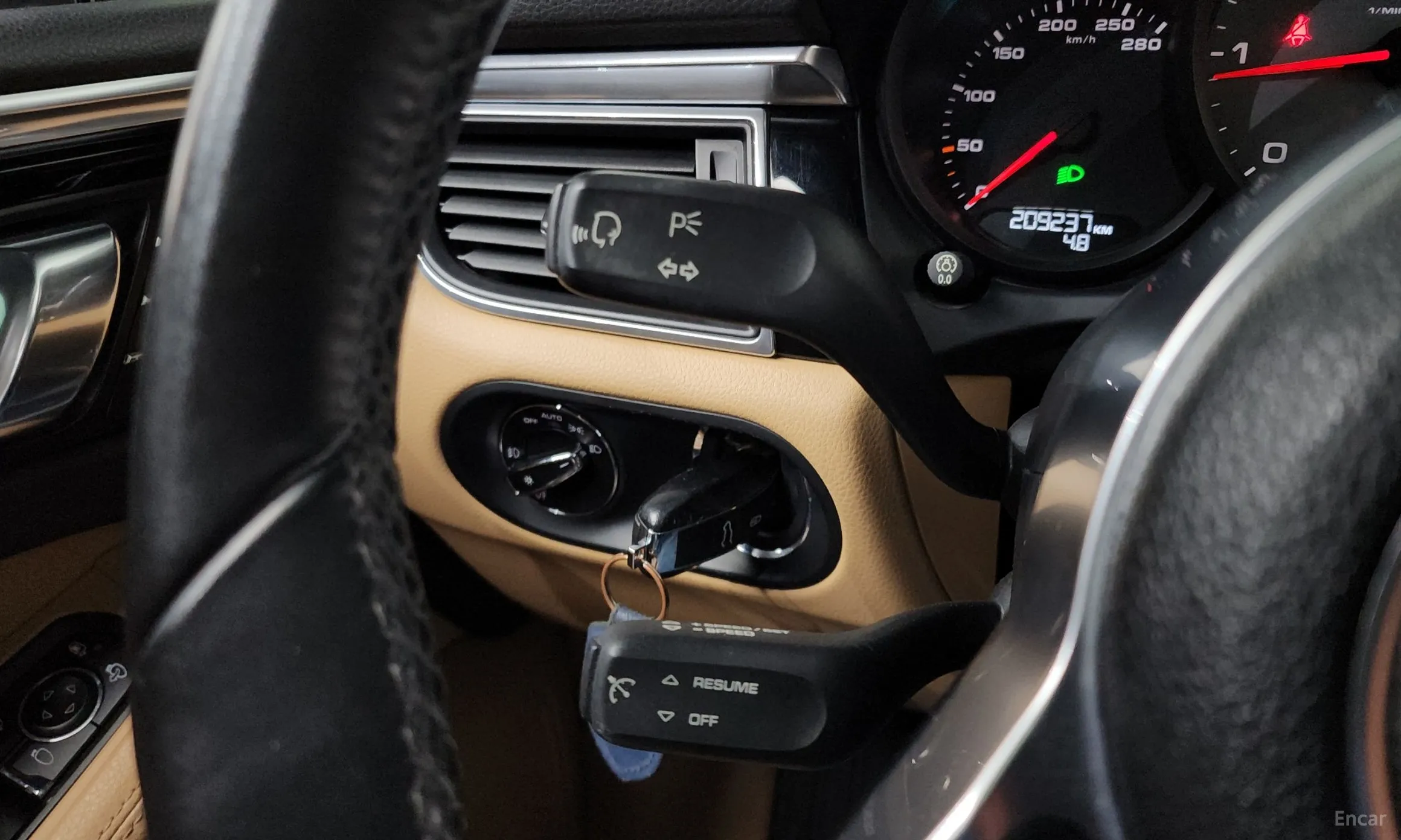 Porsche Macan превью 20
