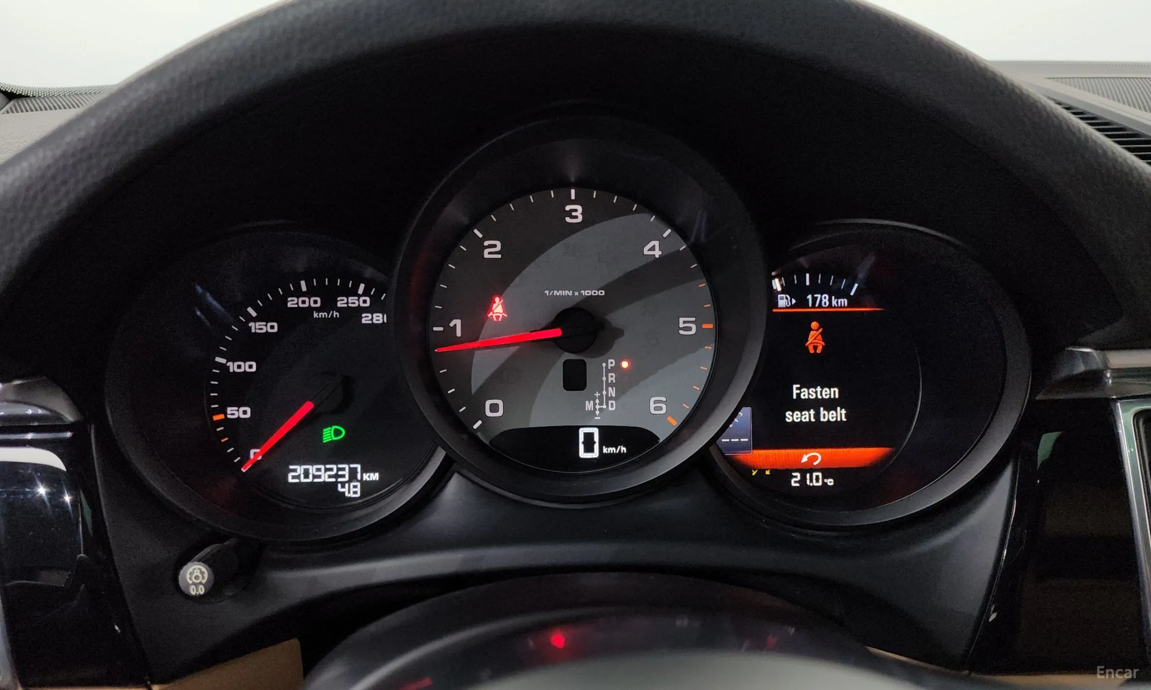 Porsche Macan превью 8