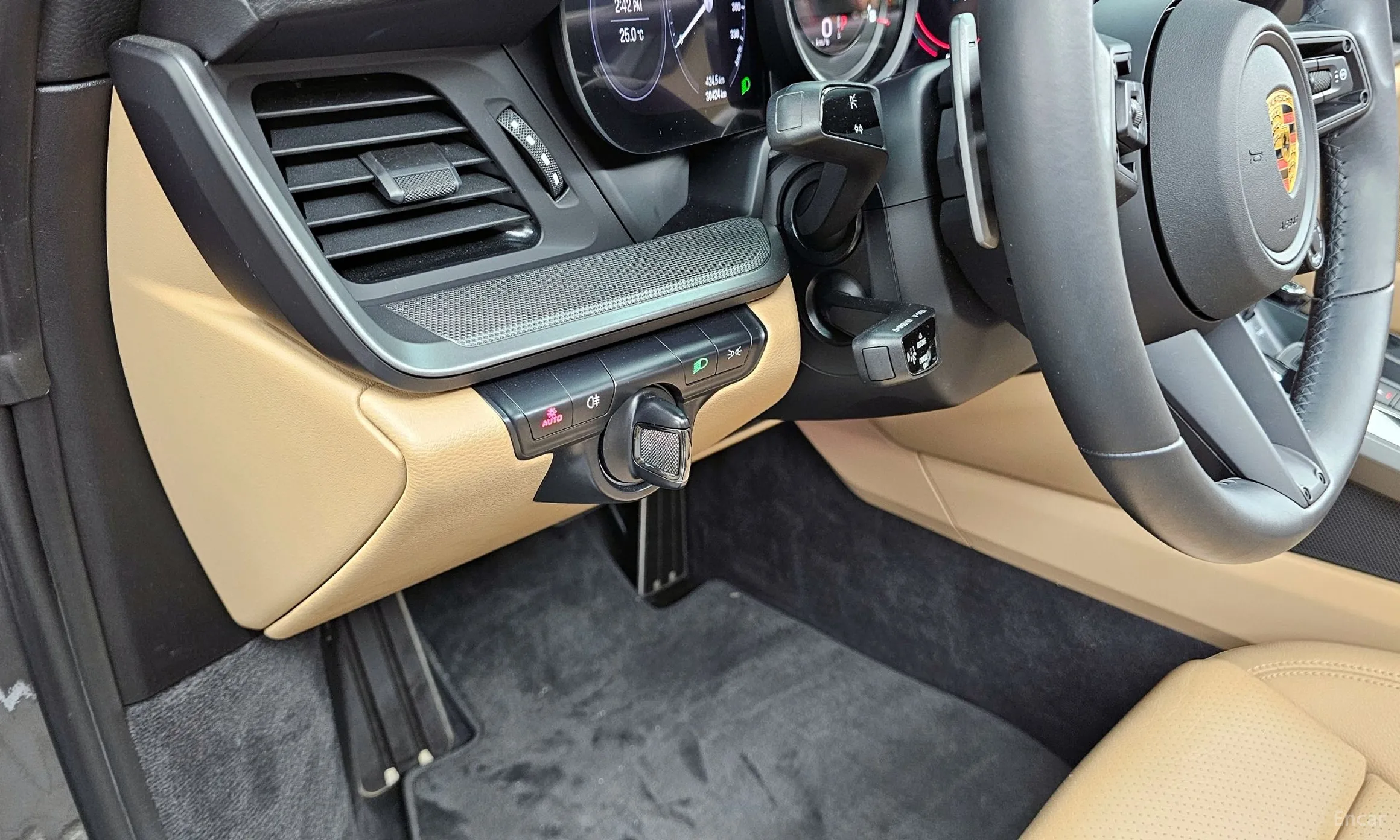 Porsche 911 (992) превью 16