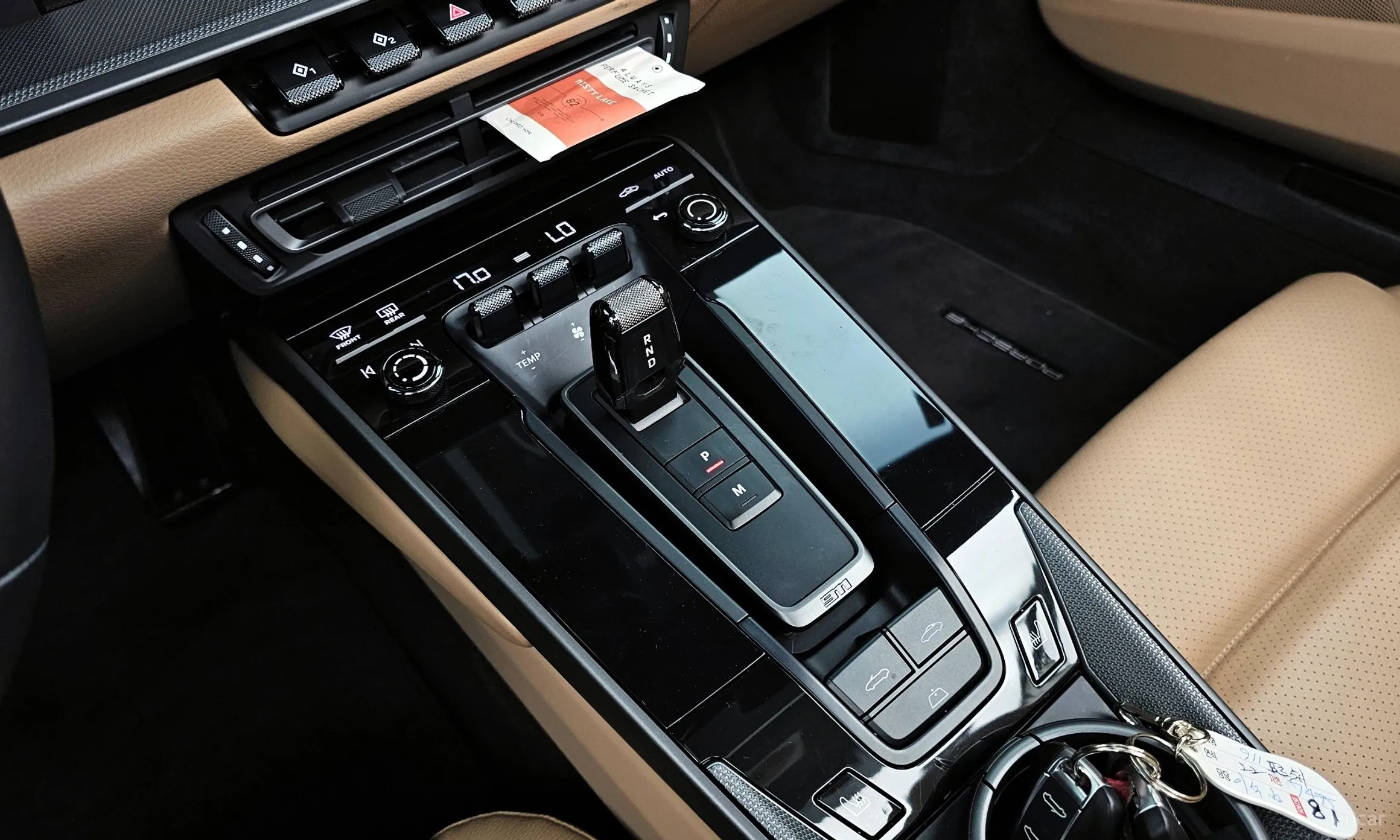 Porsche 911 (992) превью 9
