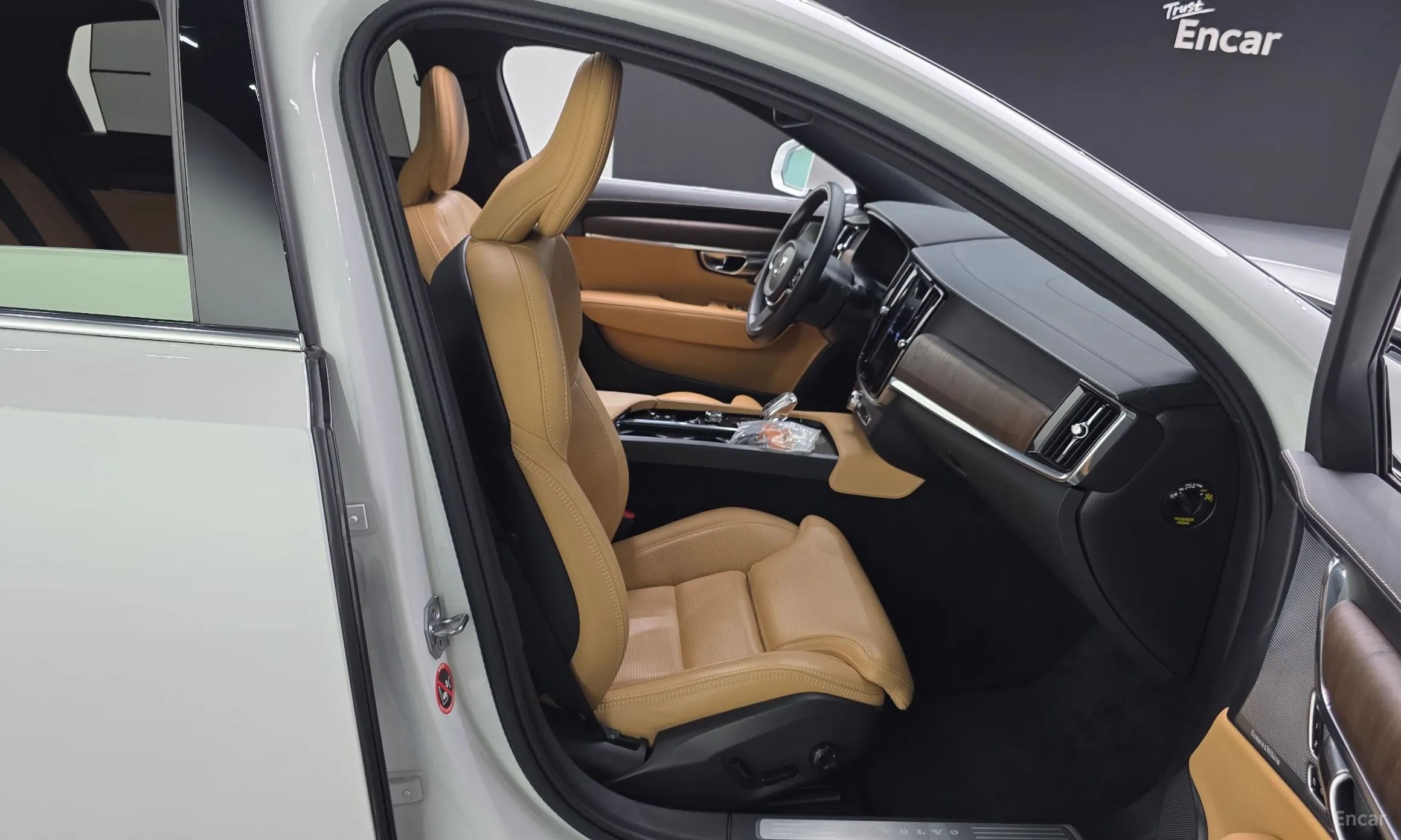 Volvo S90 превью 11