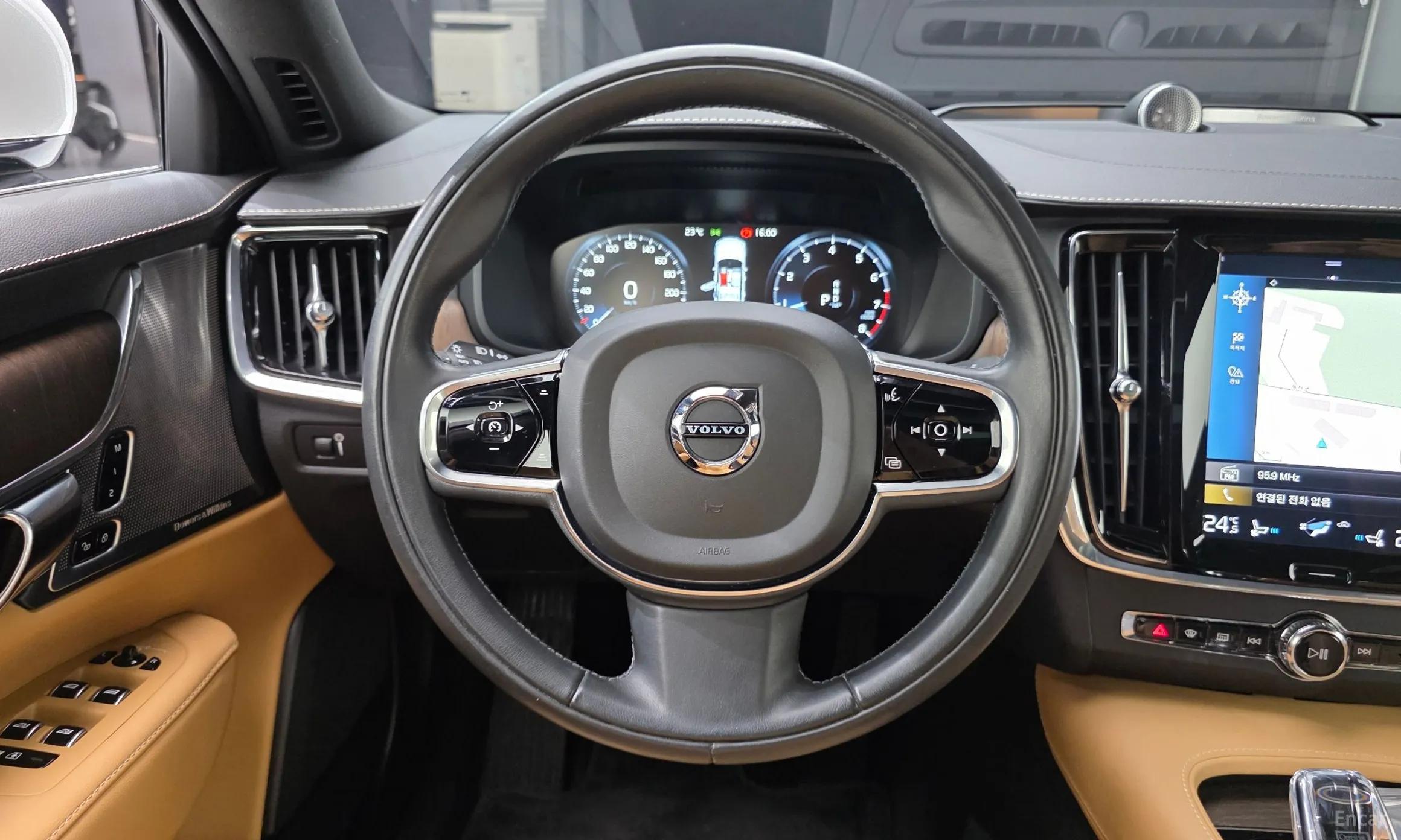 Volvo S90 превью 12