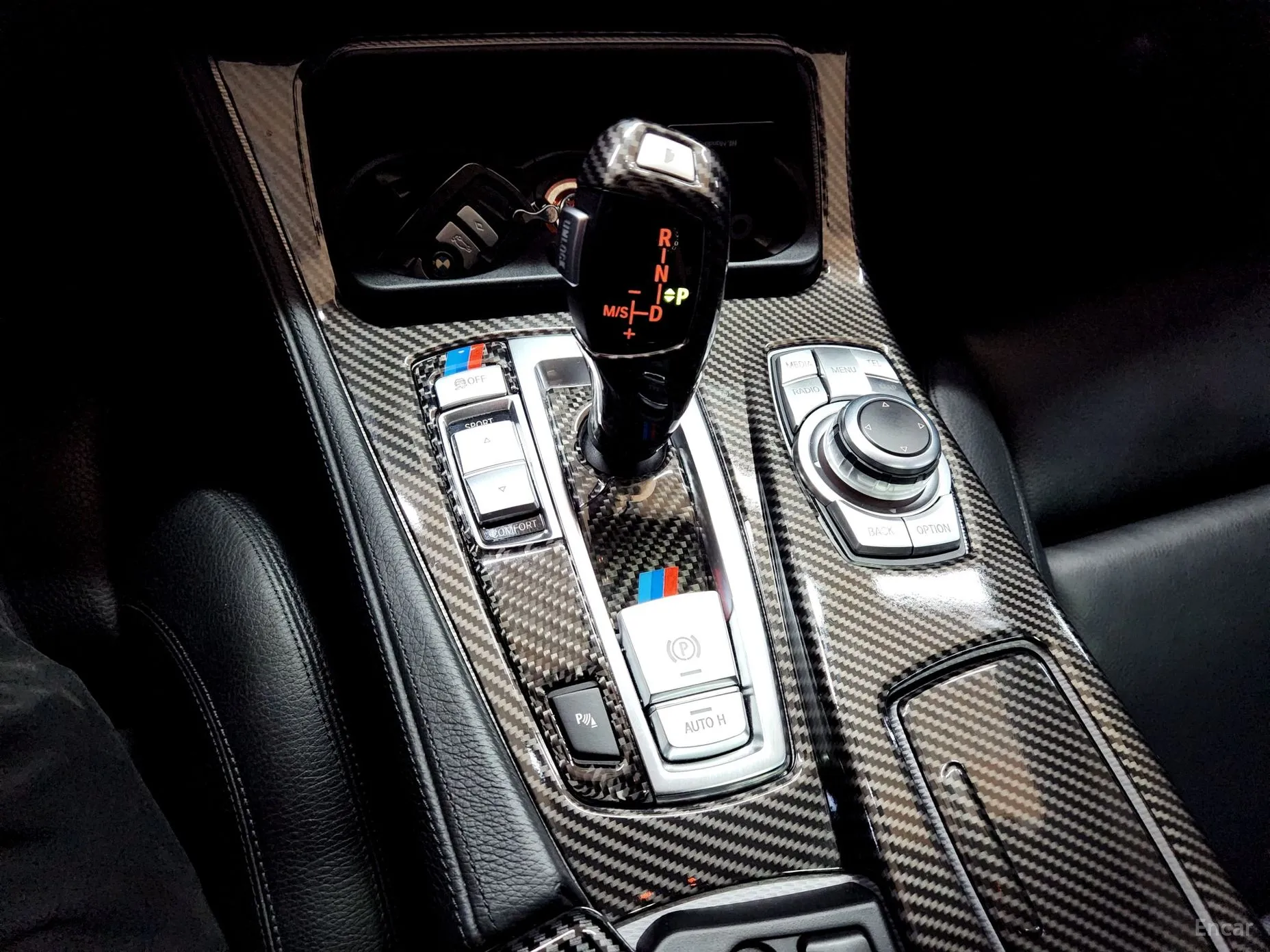 BMW 5 Series (F10) превью 13