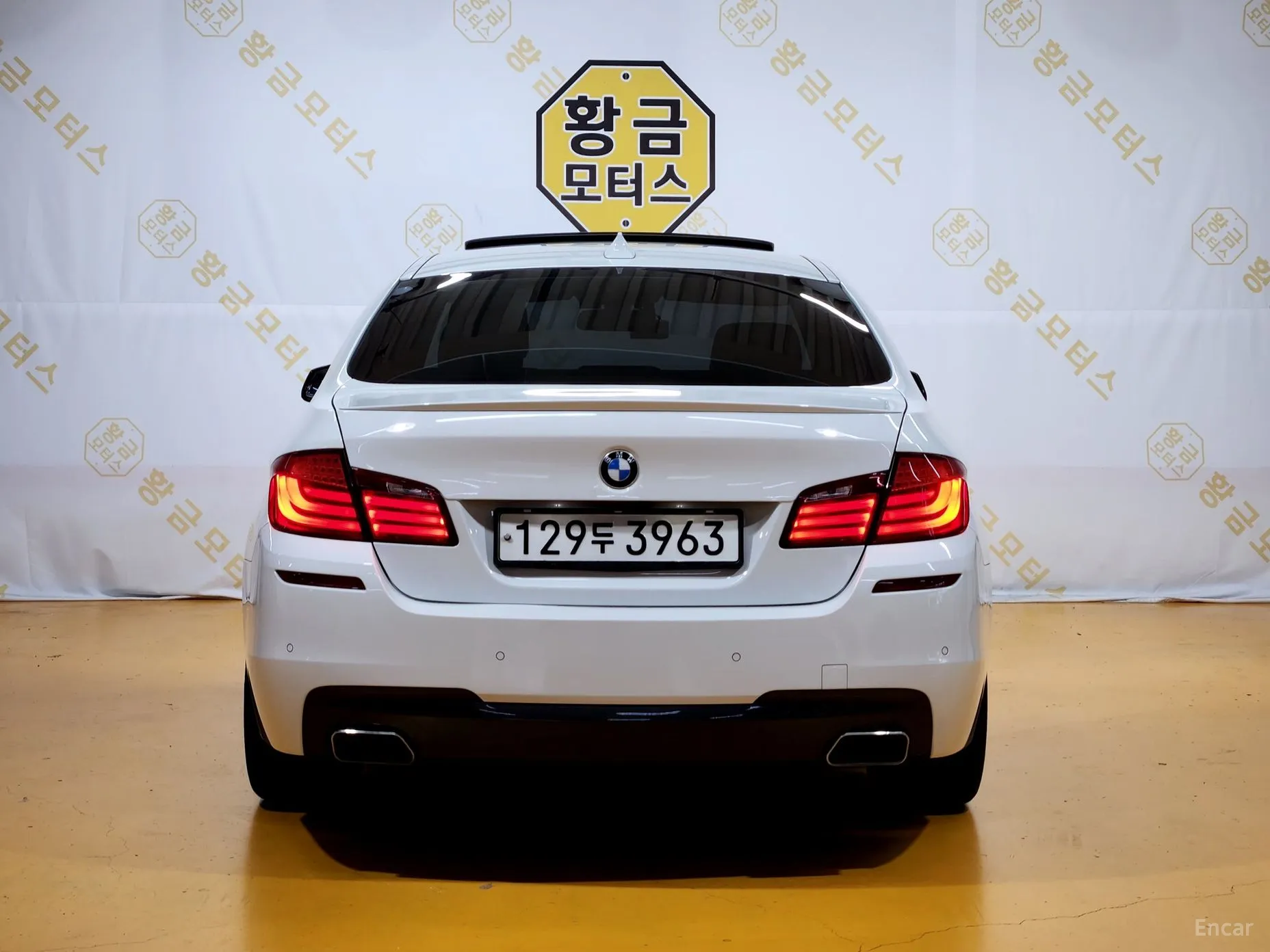 BMW 5 Series (F10) превью 6