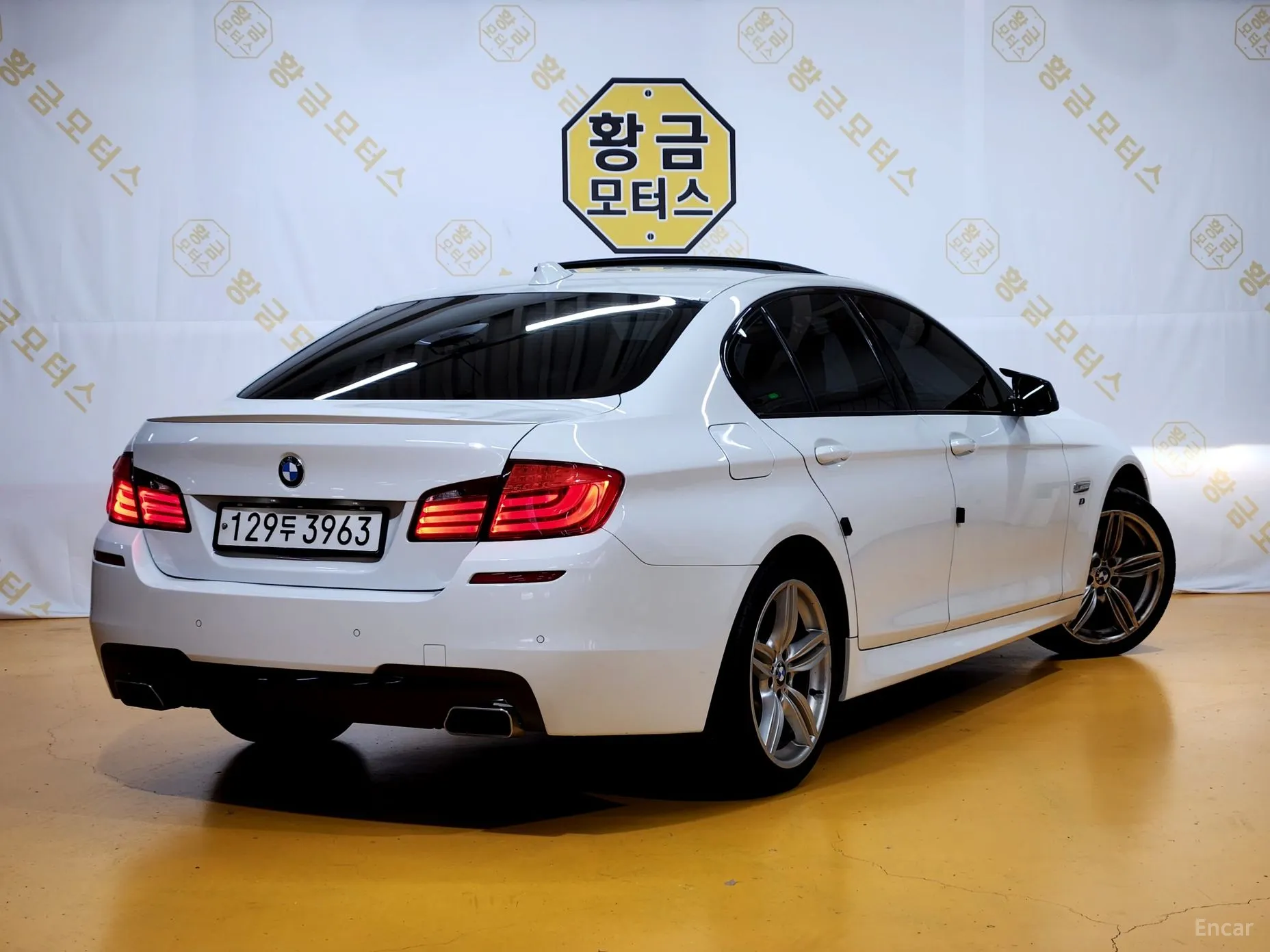 BMW 5 Series (F10) превью 7