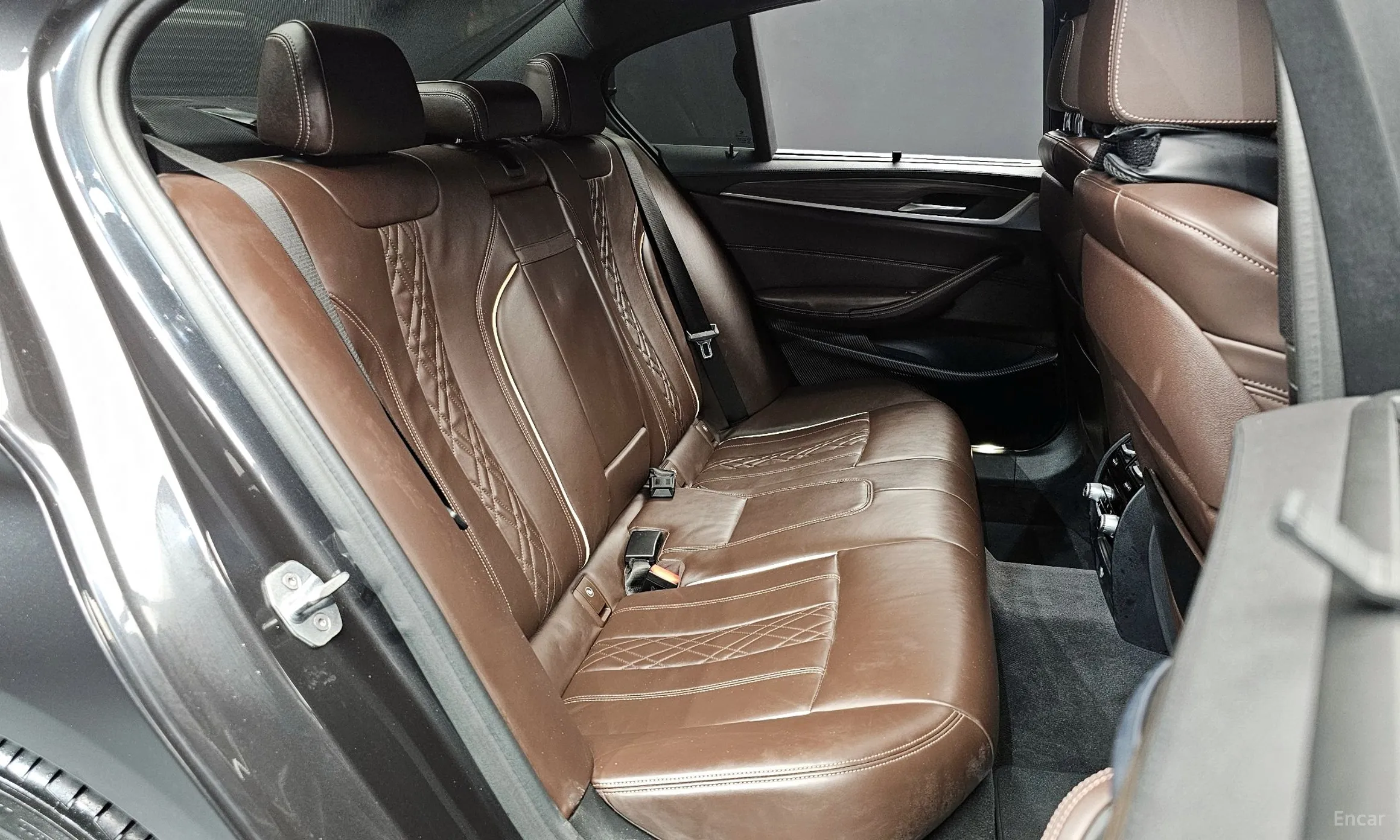 BMW 5 Series (G30) превью 11