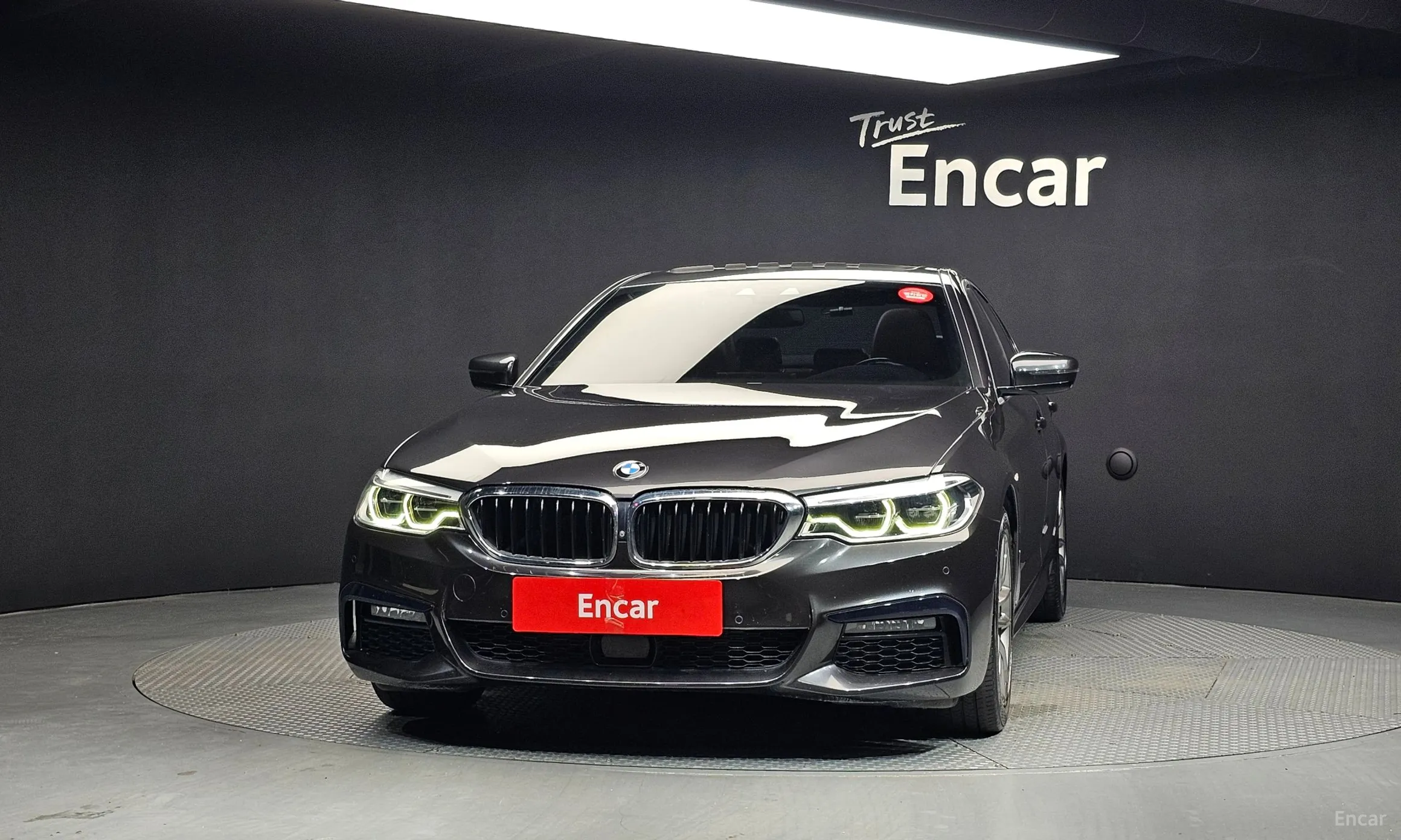 BMW 5 Series (G30) превью 3