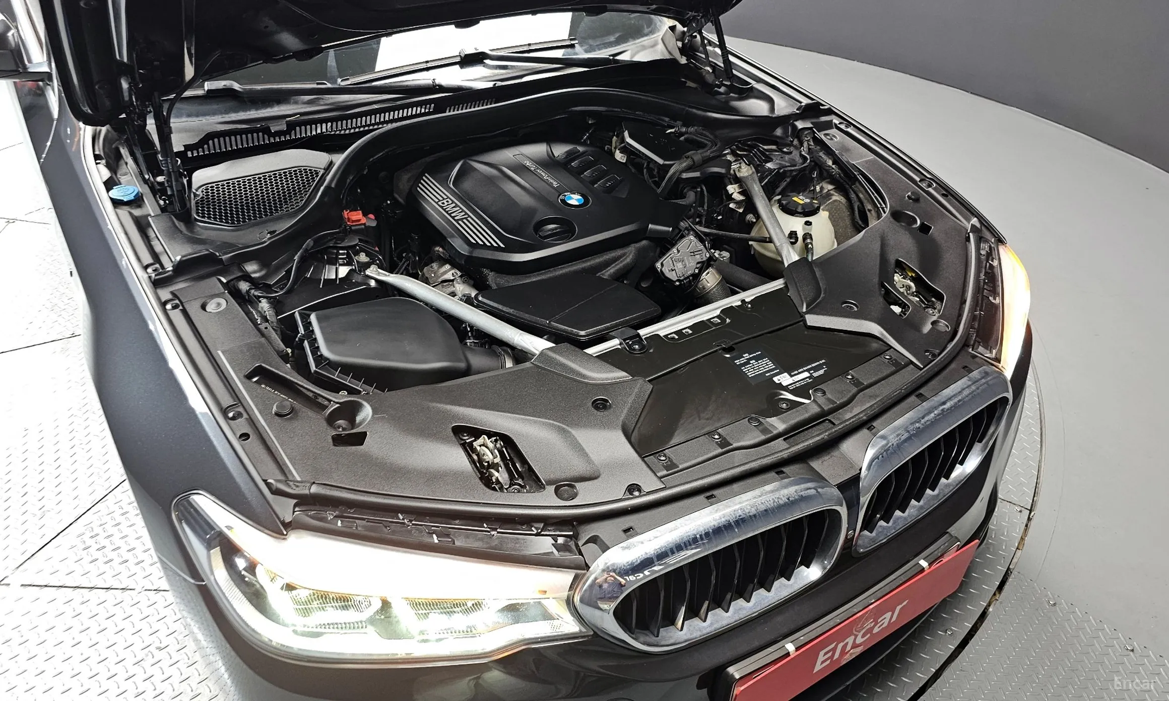 BMW 5 Series (G30) превью 6