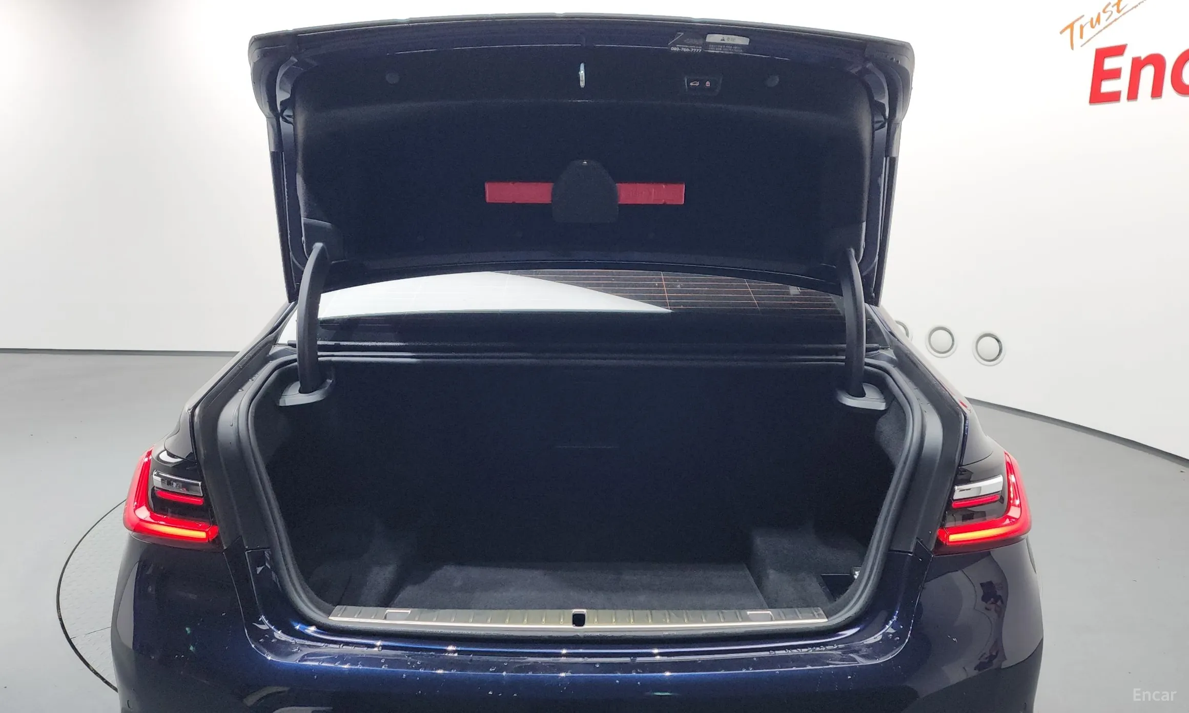 BMW 7 Series (G11) превью 20