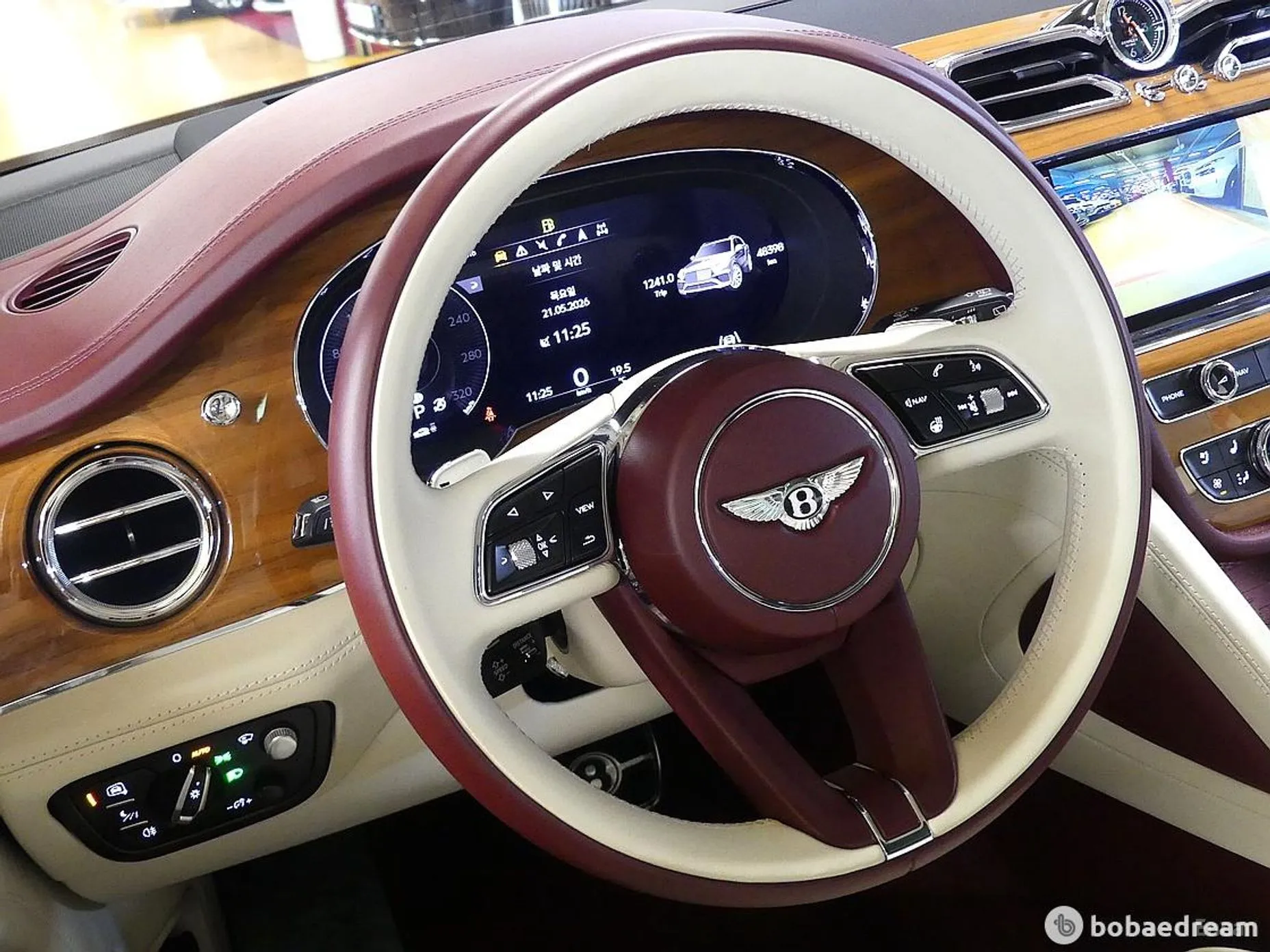 Bentley Bentayga превью 12