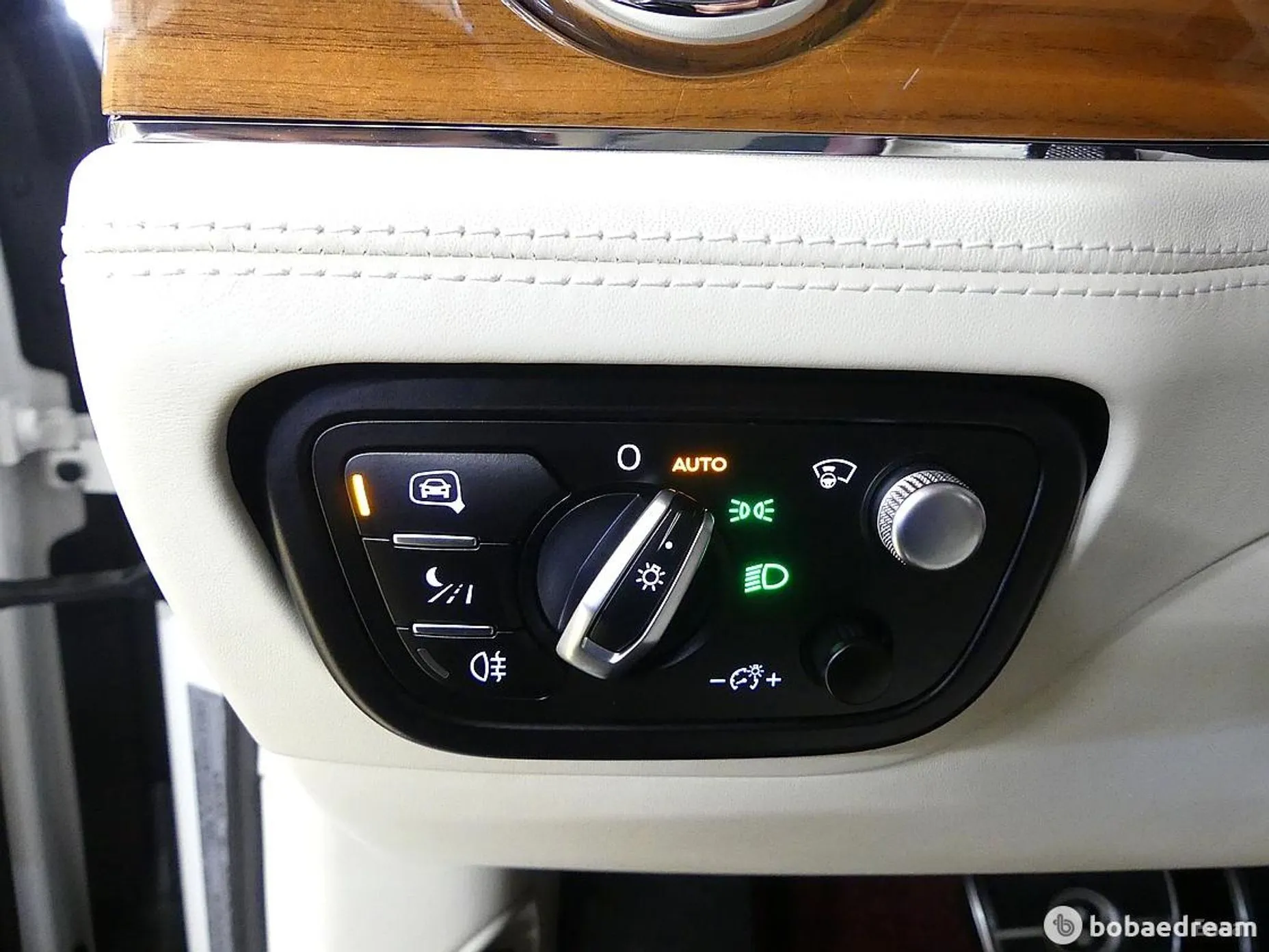 Bentley Bentayga превью 13