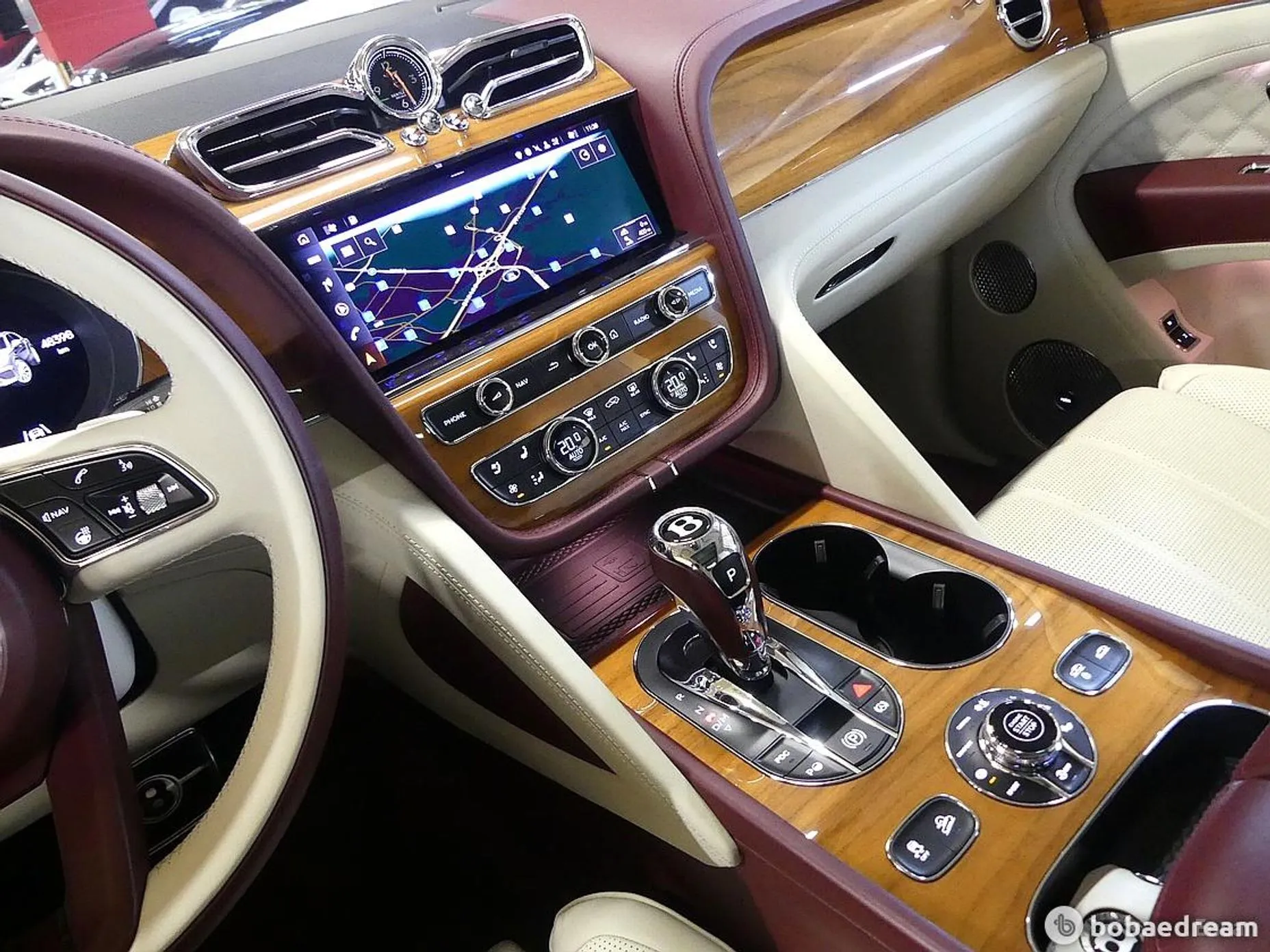 Bentley Bentayga превью 15