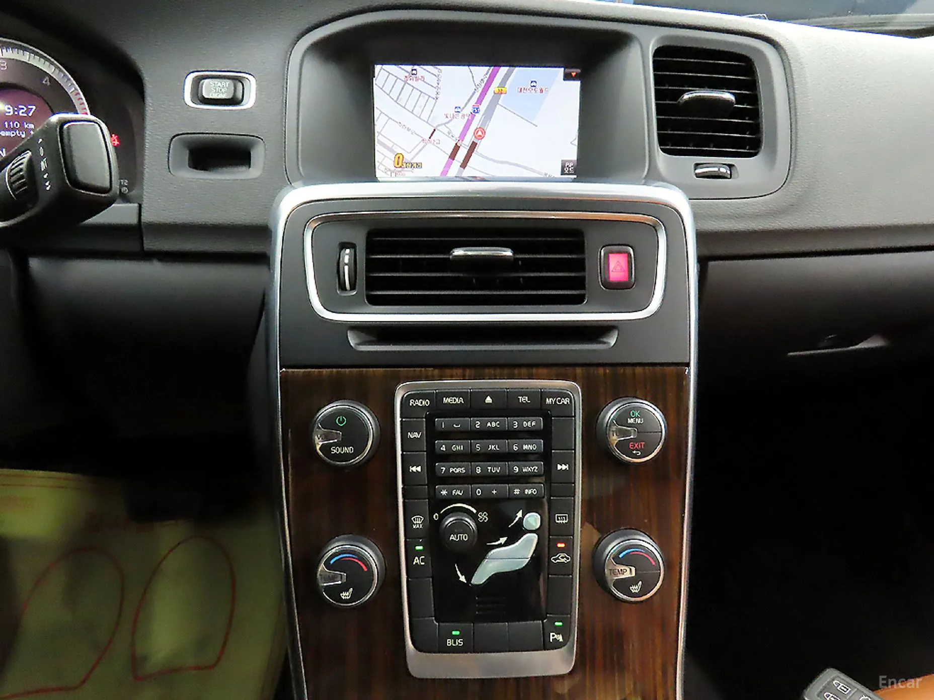 Volvo S60 превью 10