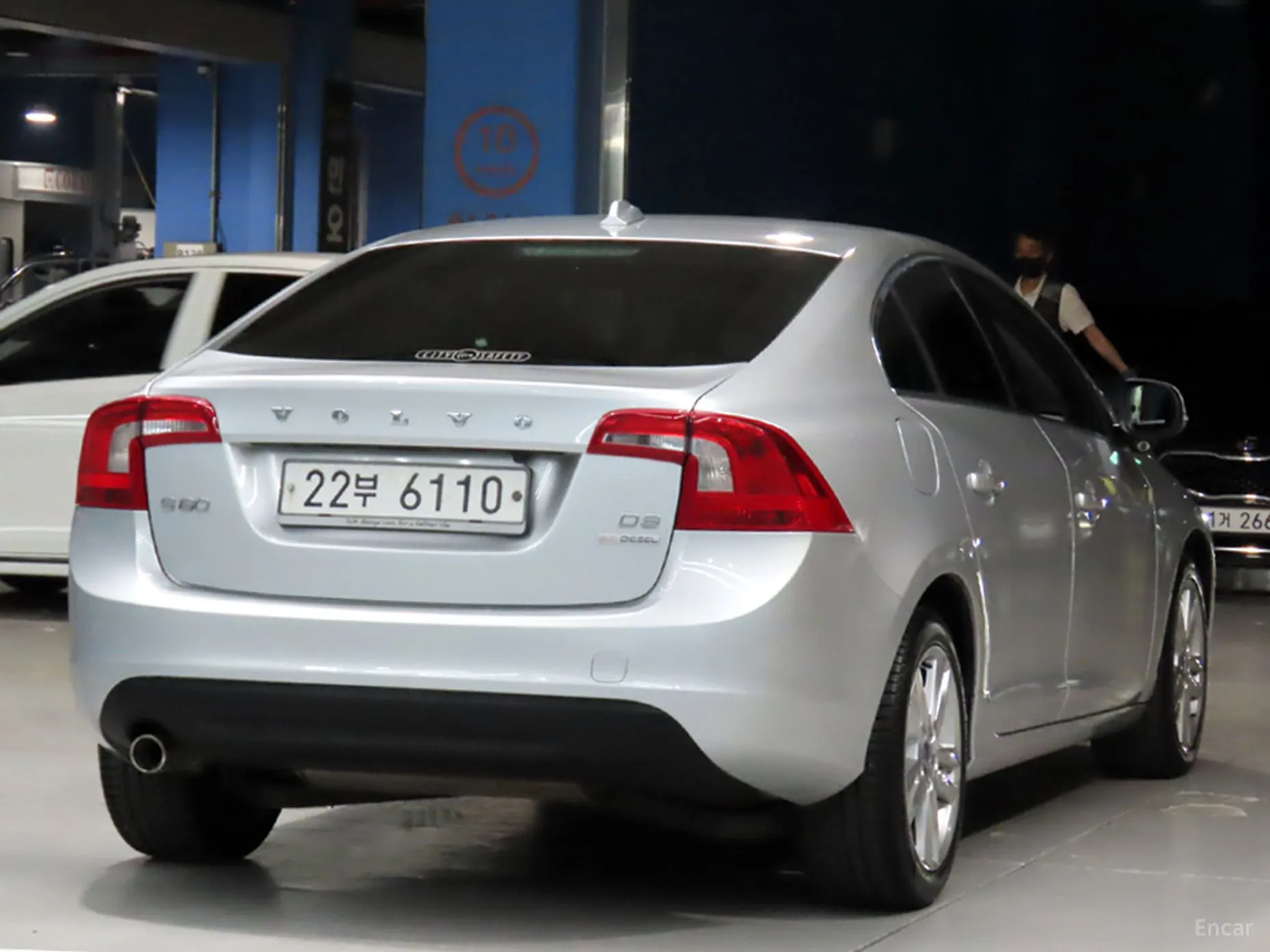 Volvo S60 превью 4