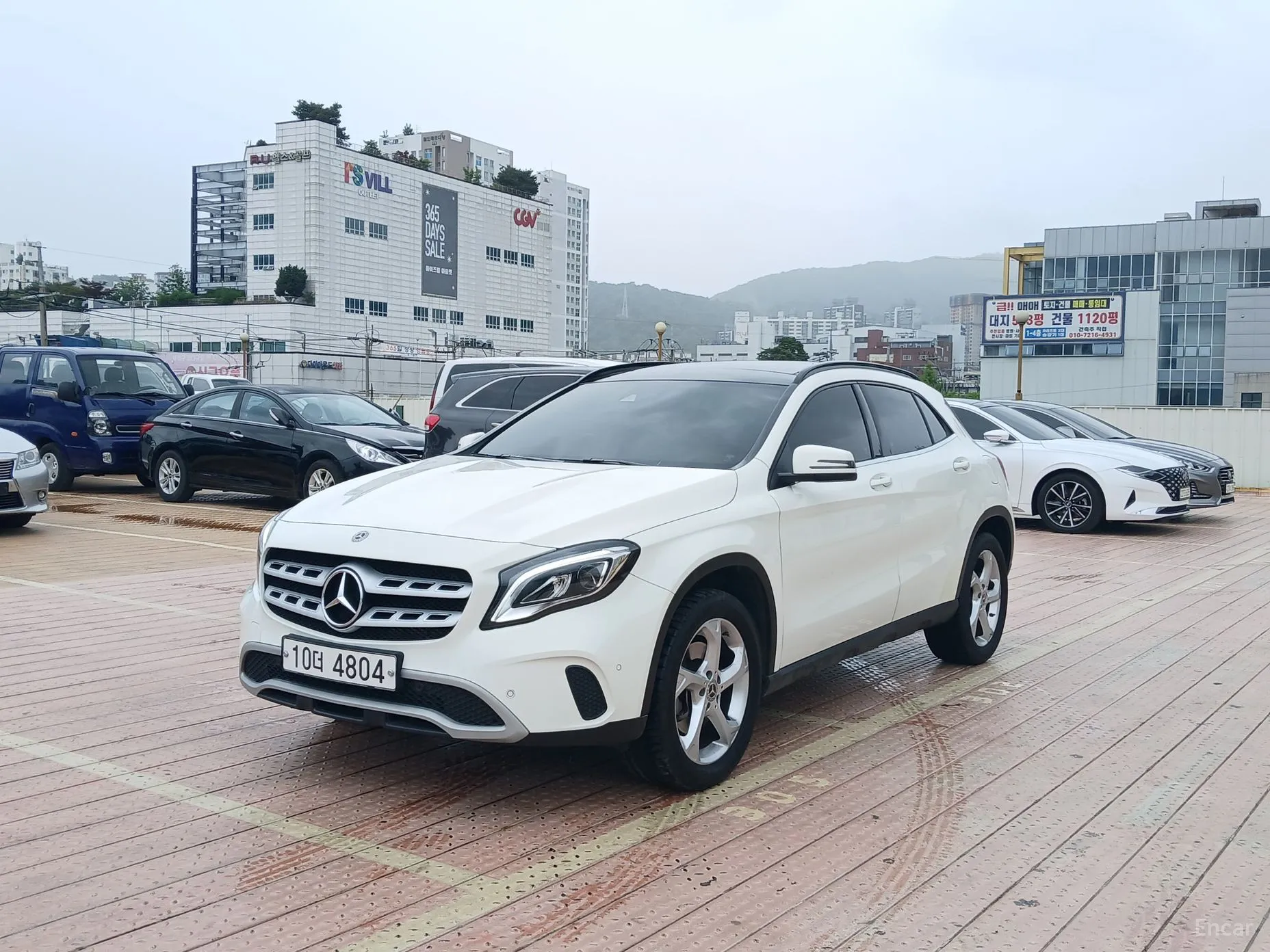 Mercedes Benz GLA-Class X156