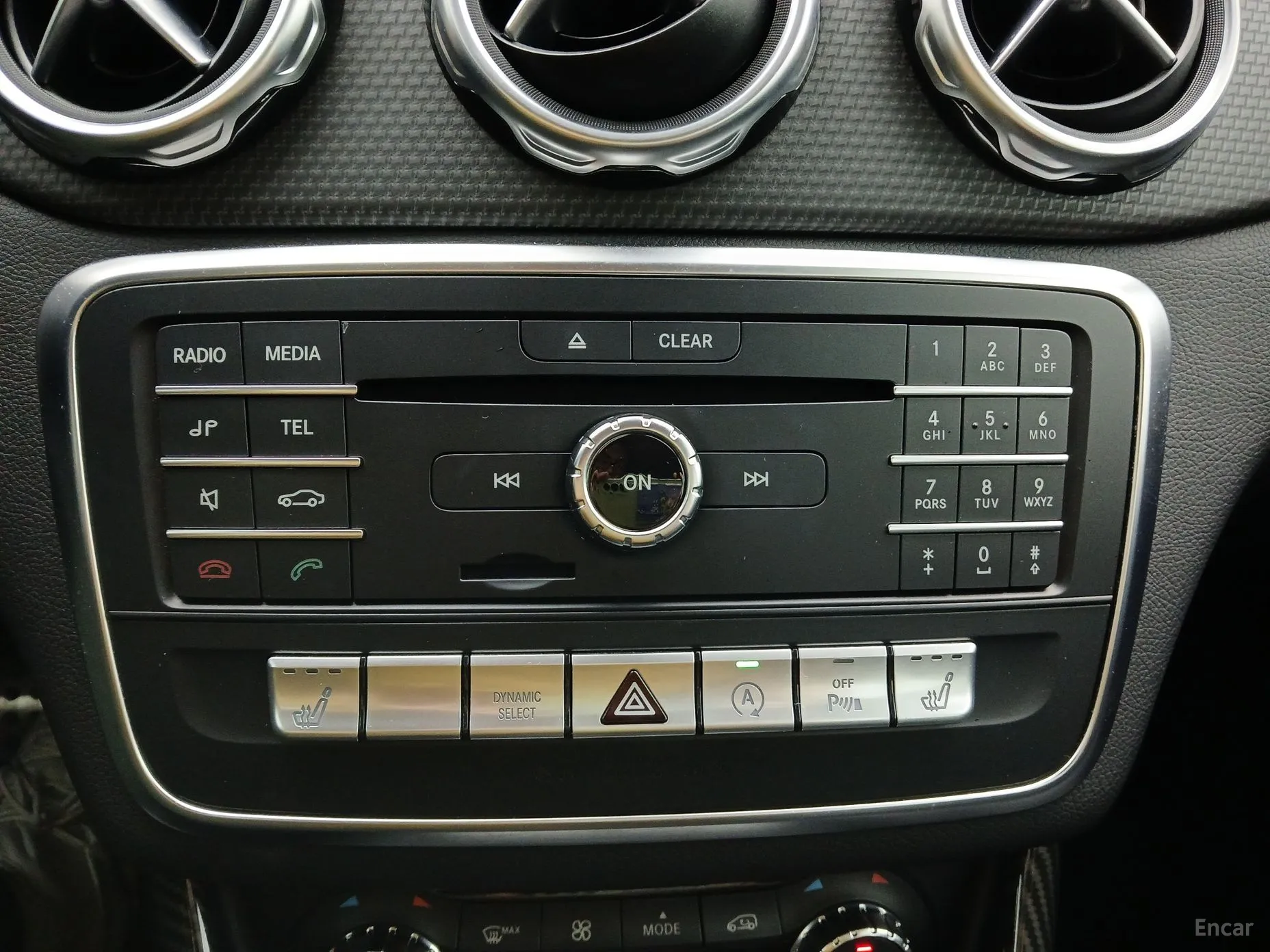 Mercedes Benz GLA-Class X156 превью 16