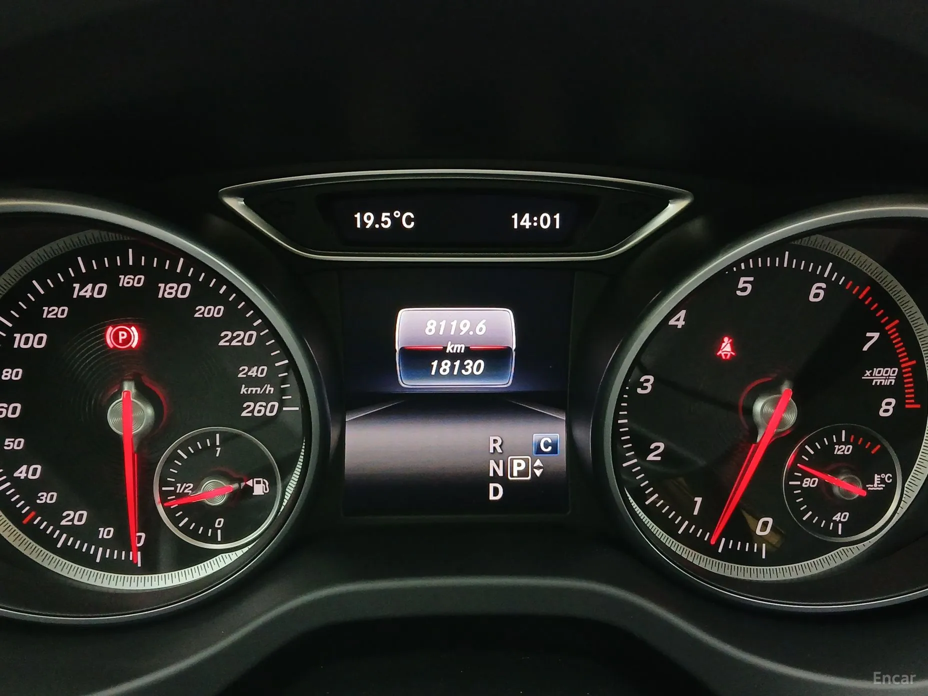 Mercedes Benz GLA-Class X156 превью 8