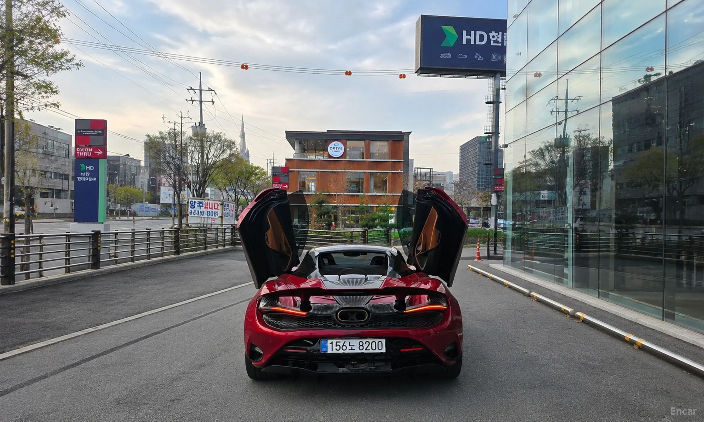McLaren 750S превью 10