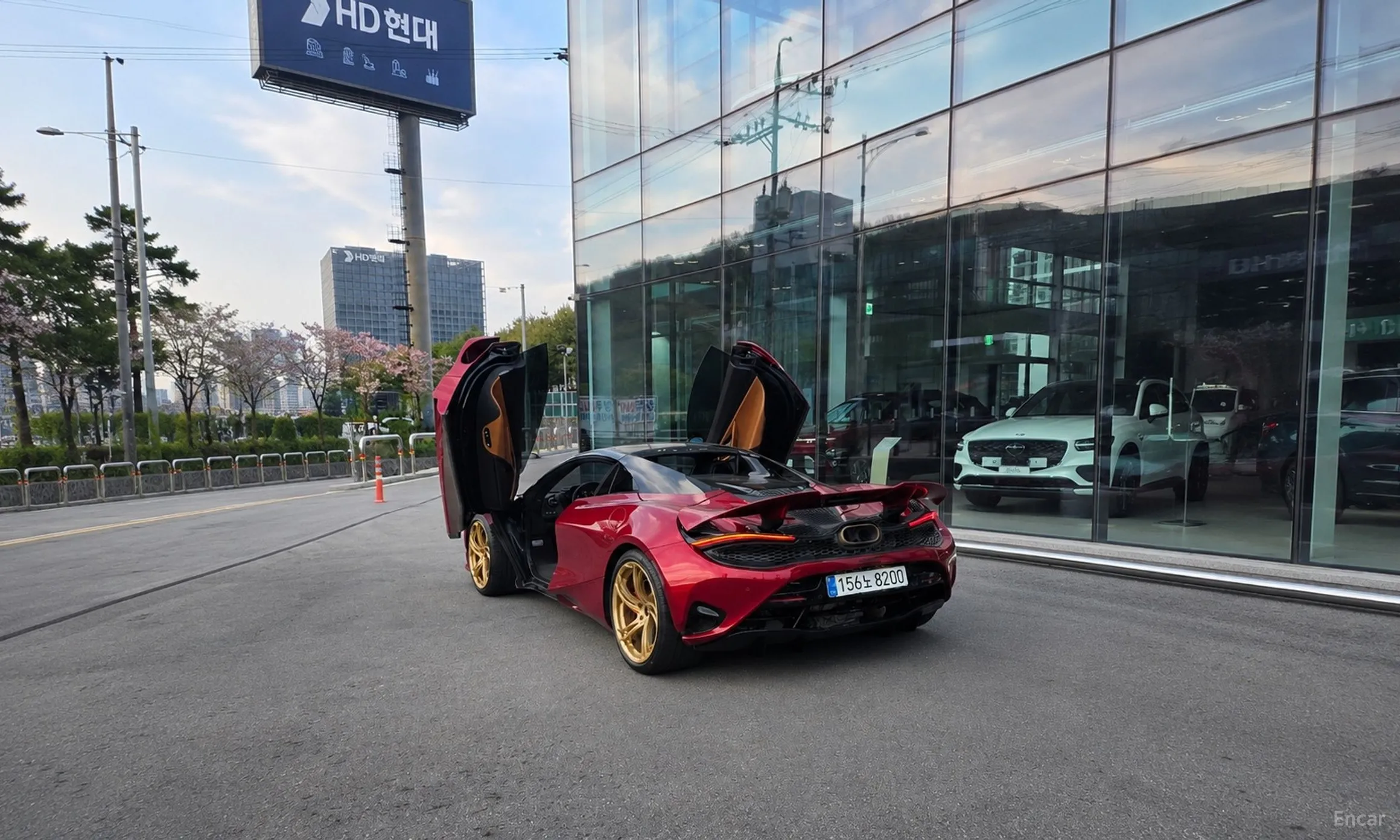 McLaren 750S превью 11