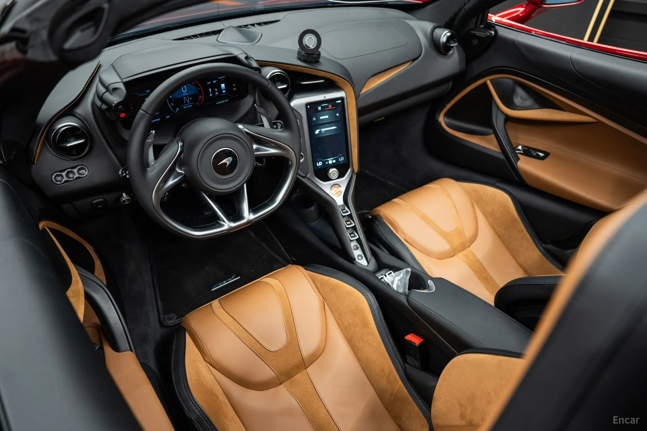 McLaren 750S превью 12