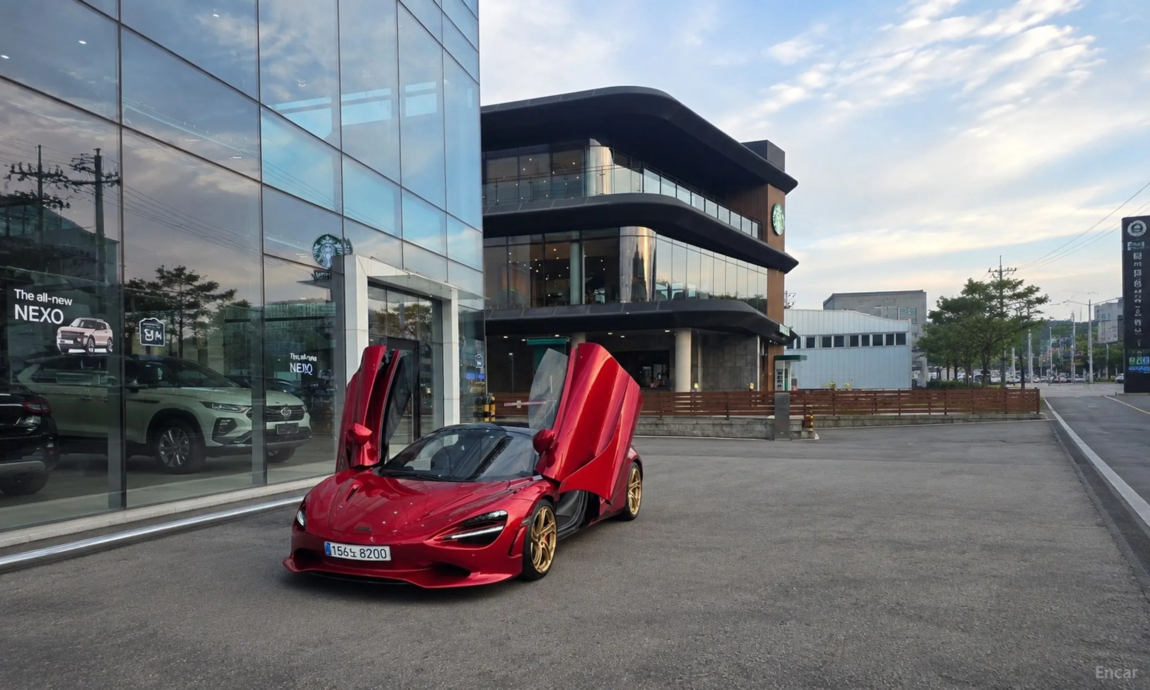 McLaren 750S превью 9
