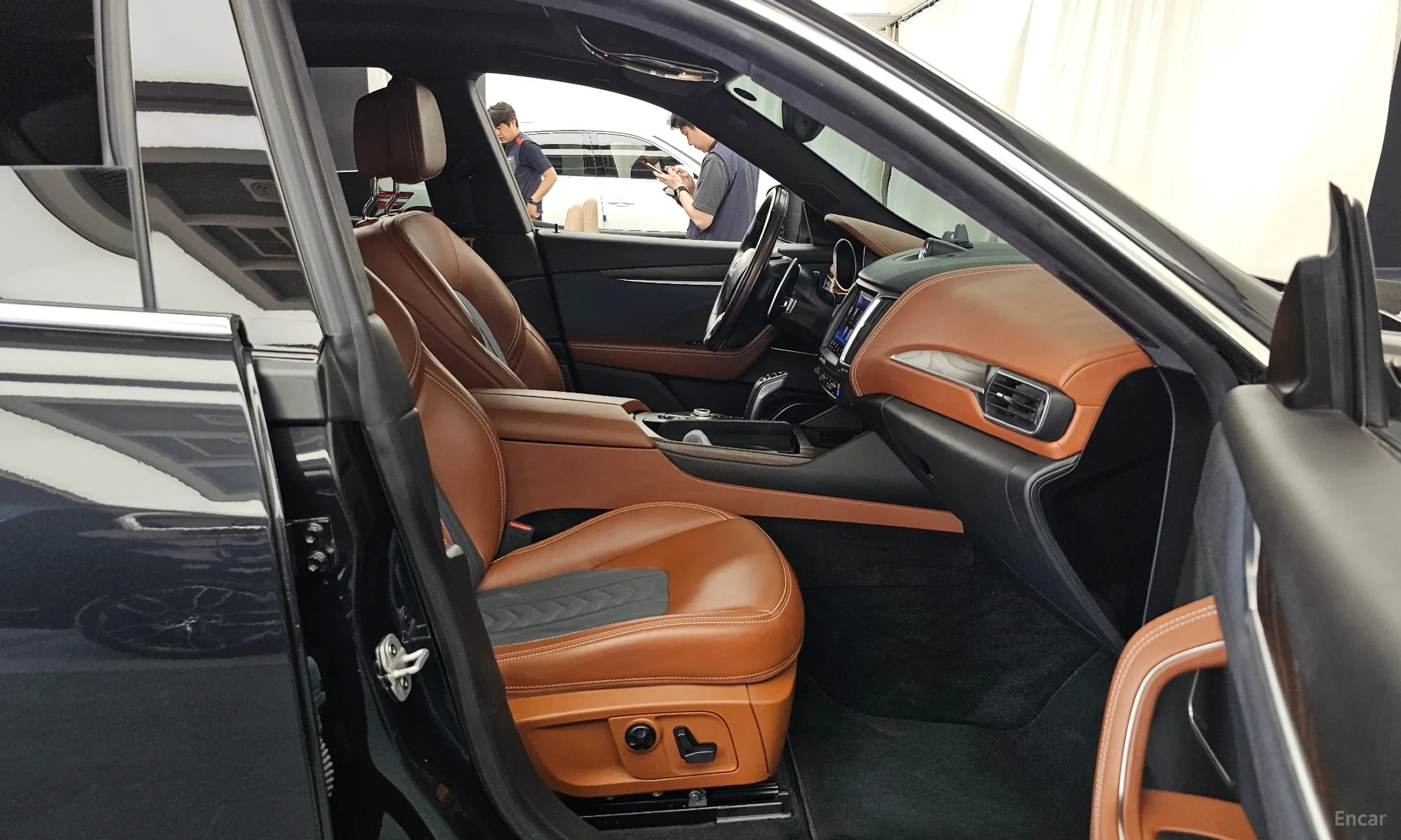 Maserati Levante превью 11