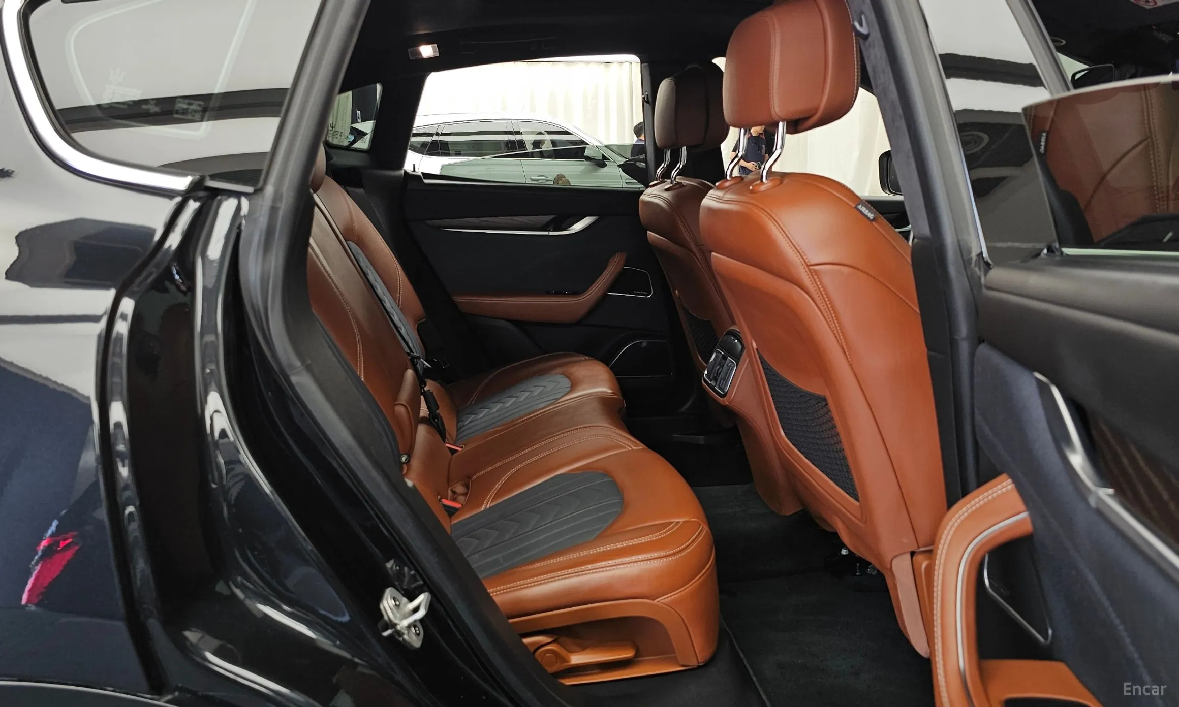 Maserati Levante превью 12