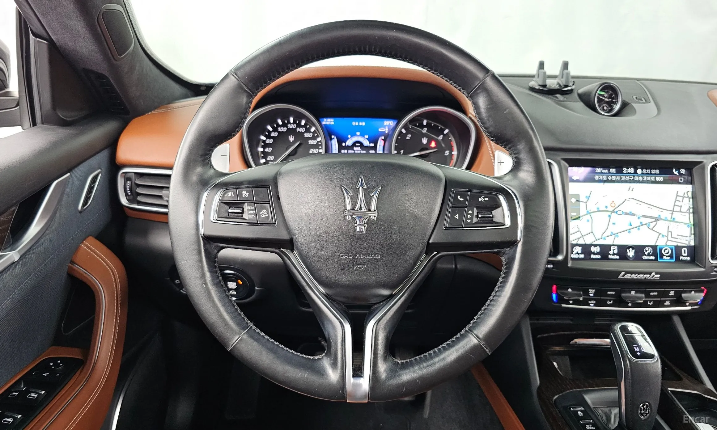 Maserati Levante превью 13