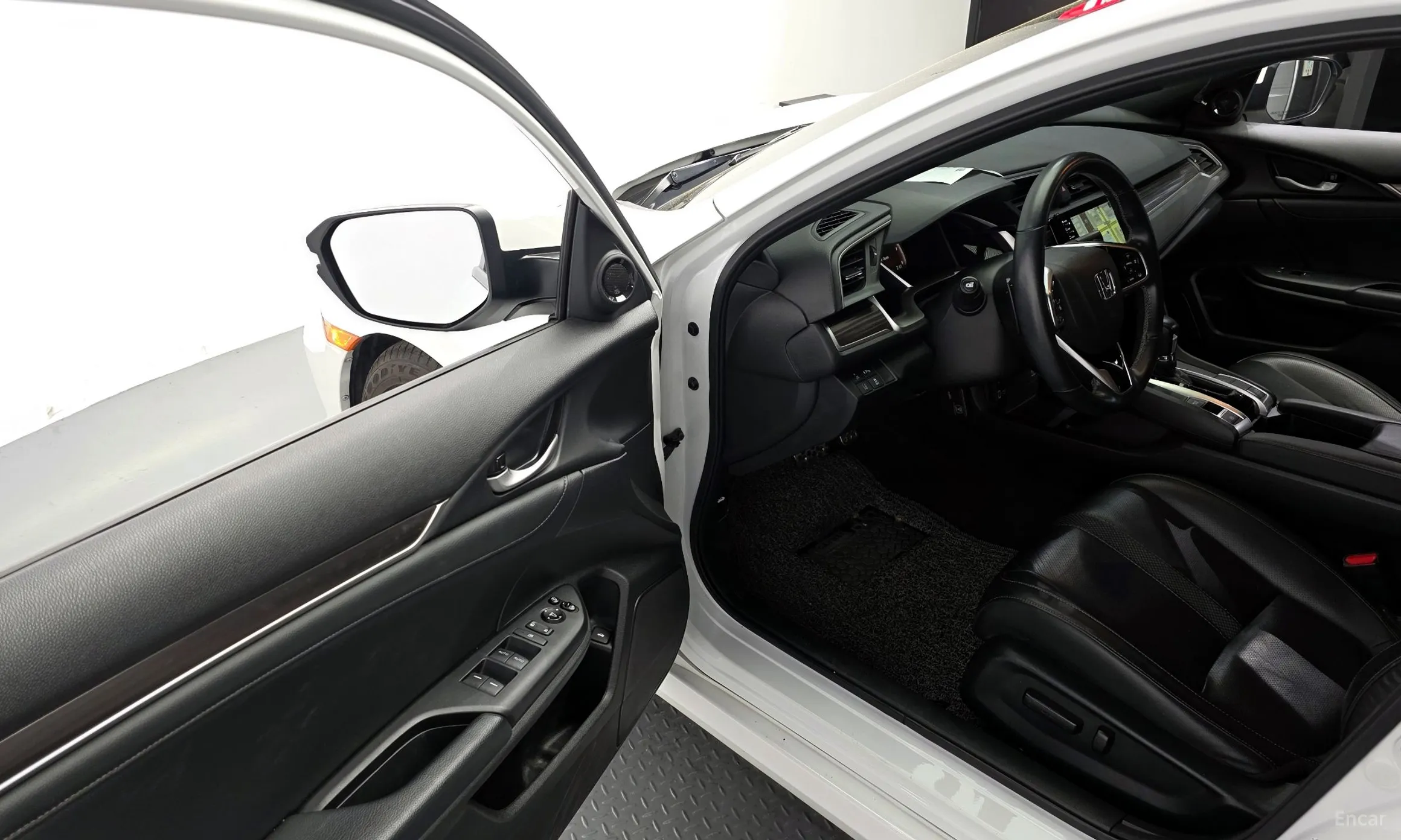 Honda Civic превью 10