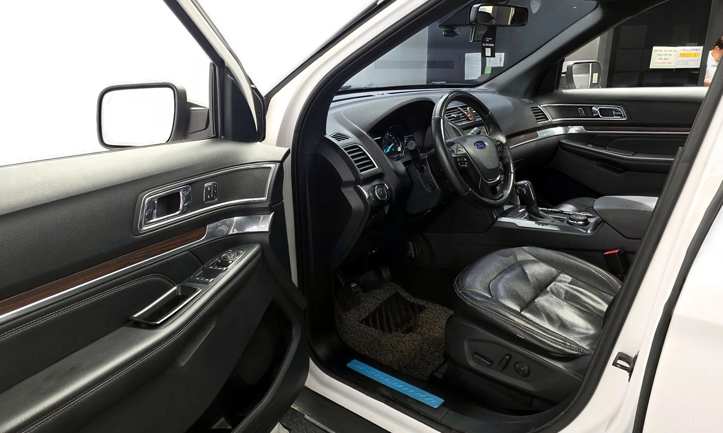 Ford Explorer превью 10