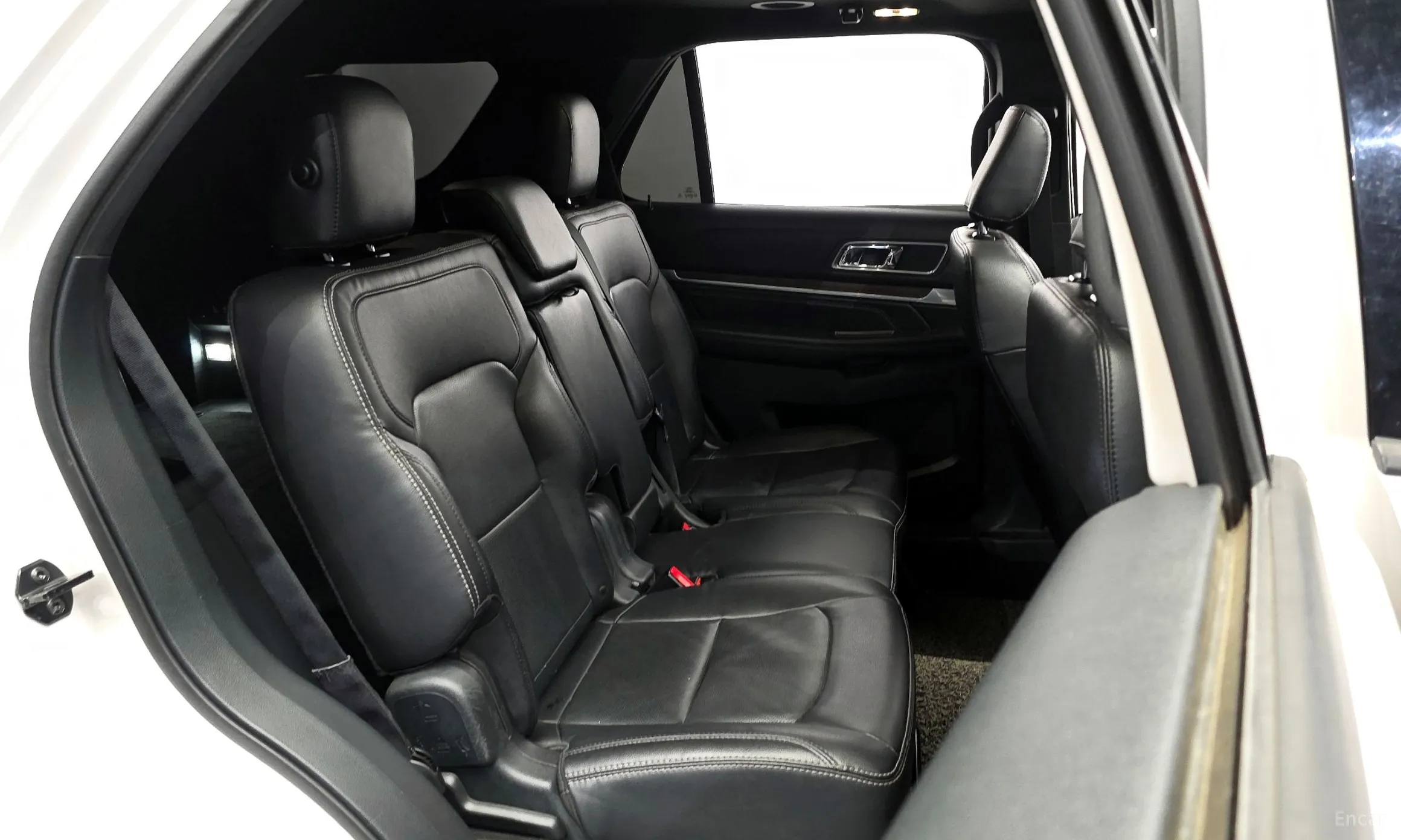 Ford Explorer превью 11